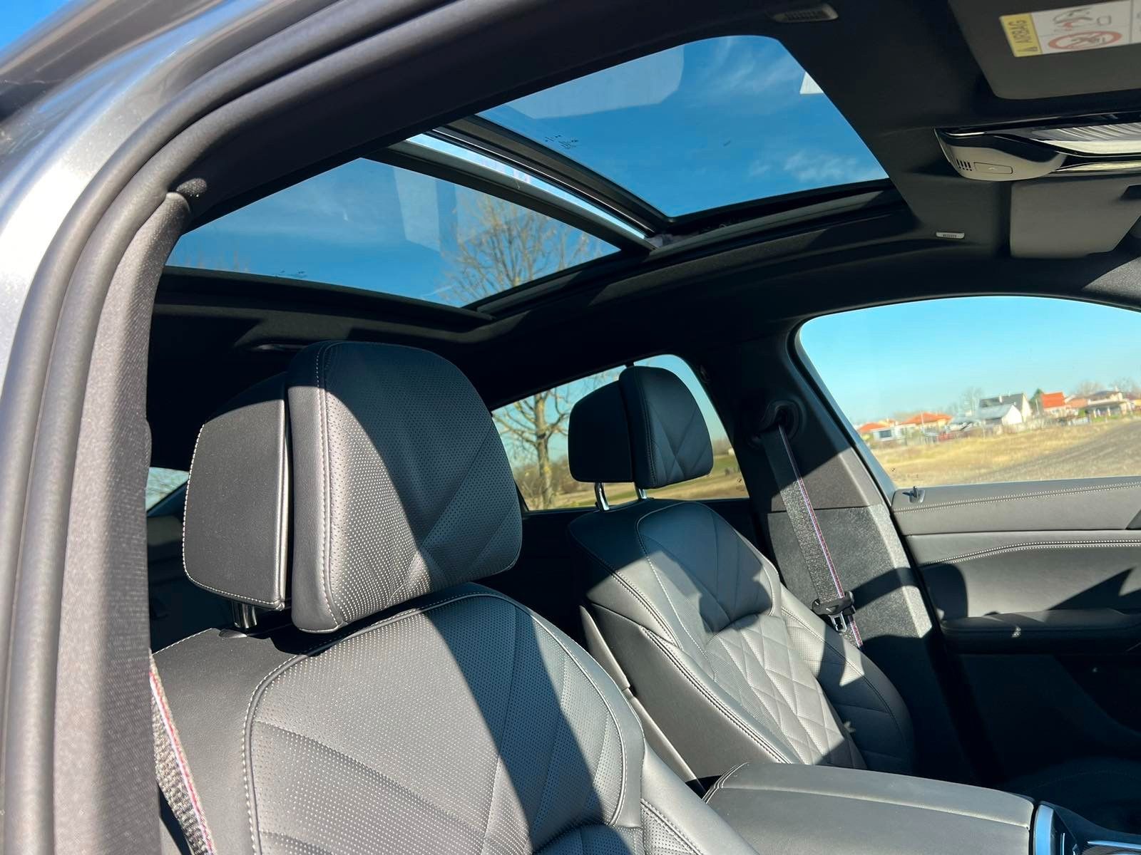 Fahrzeugabbildung BMW X6 30d xDrive MSport ACC,HUD,PANO,HARMAN,LUFT