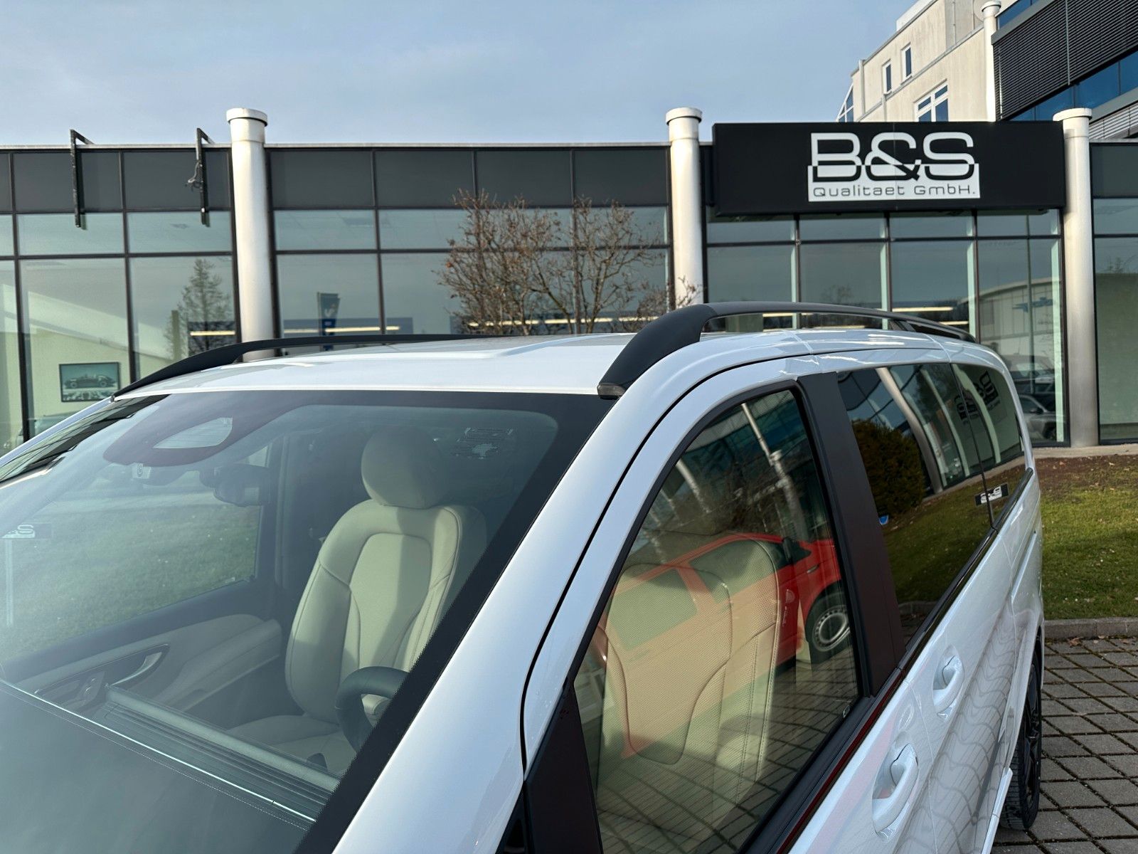 Fahrzeugabbildung Mercedes-Benz V 300 d 4MATIC EXCLUSIVE extralang DISTR,BURM,..