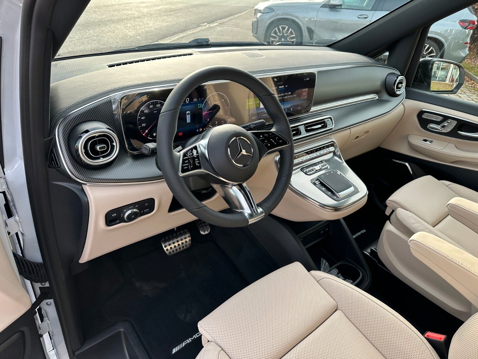 Fahrzeugabbildung Mercedes-Benz V 300 d 4MATIC EXCLUSIVE extralang DISTR,BURM,..