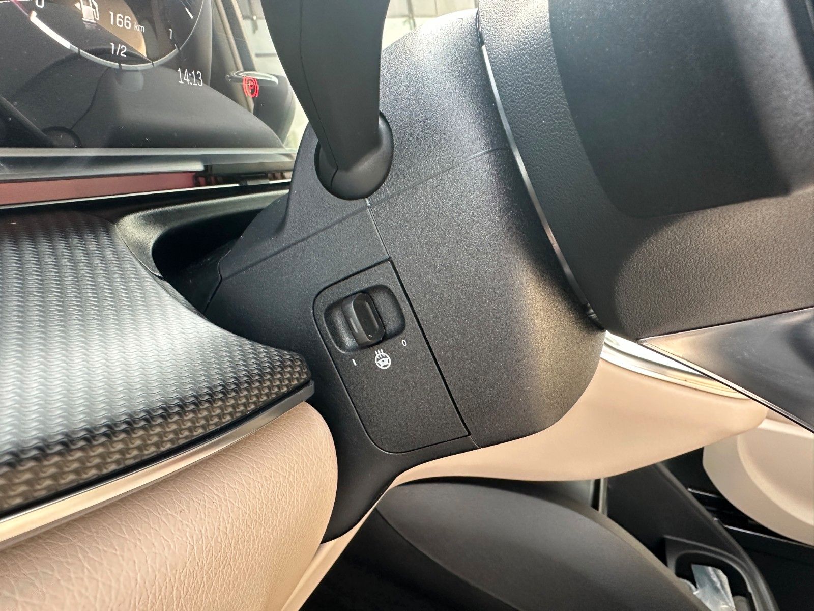 Fahrzeugabbildung Mercedes-Benz V 300 d 4MATIC EXCLUSIVE extralang DISTR,BURM,..