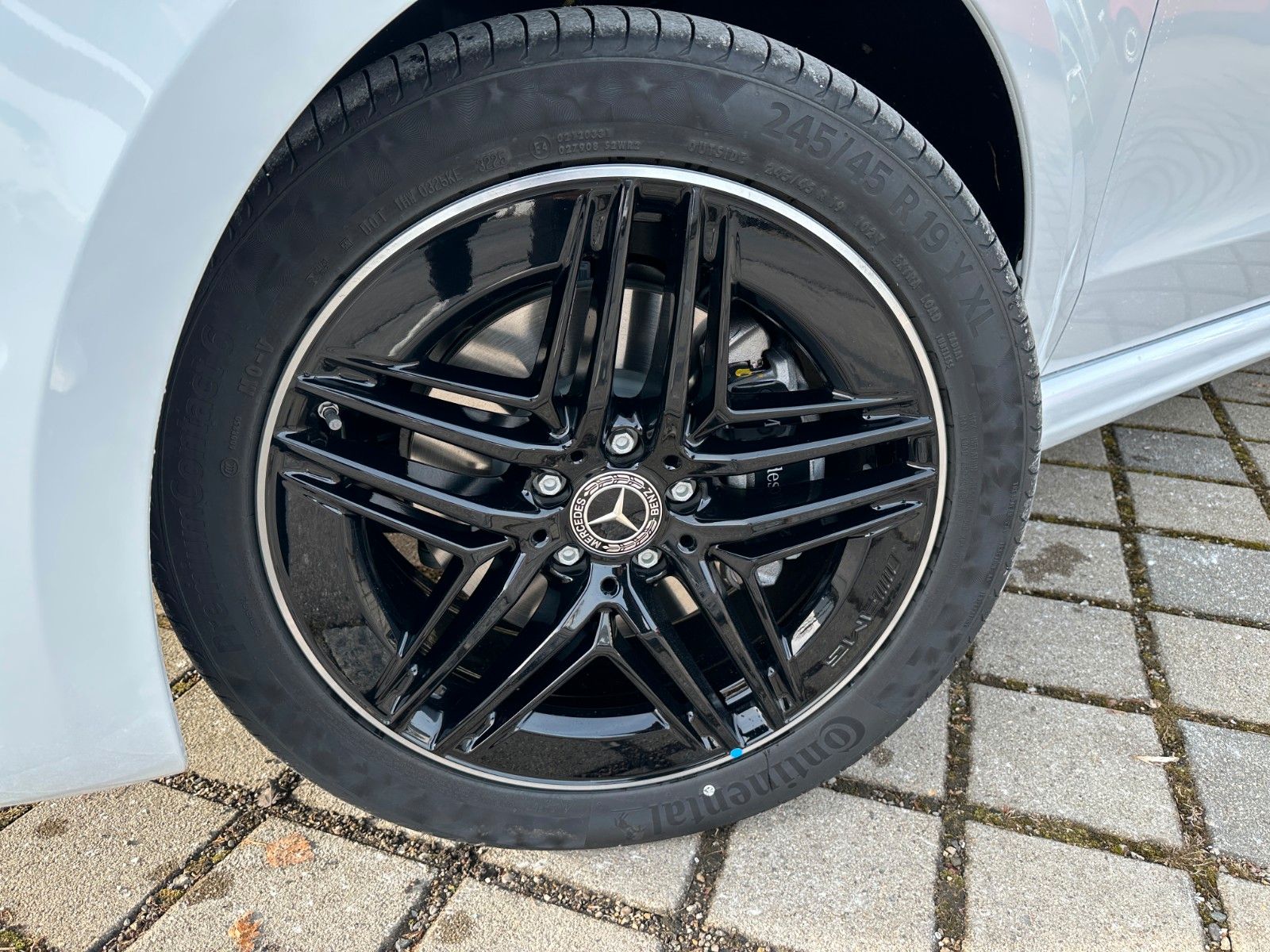 Fahrzeugabbildung Mercedes-Benz V 300 d 4MATIC EXCLUSIVE extralang DISTR,BURM,..