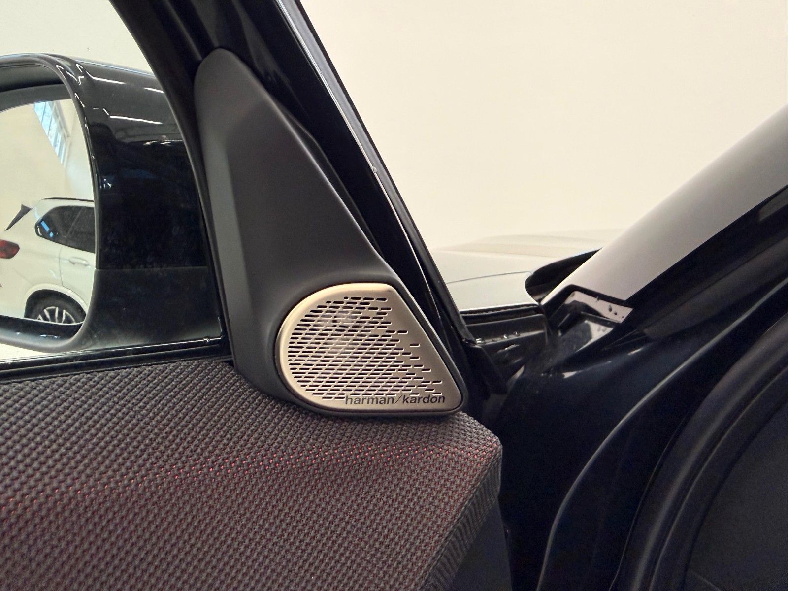 Fahrzeugabbildung MINI Countryman D JCW Trim ACC,HUD,PANO,HARMAN,AHK...