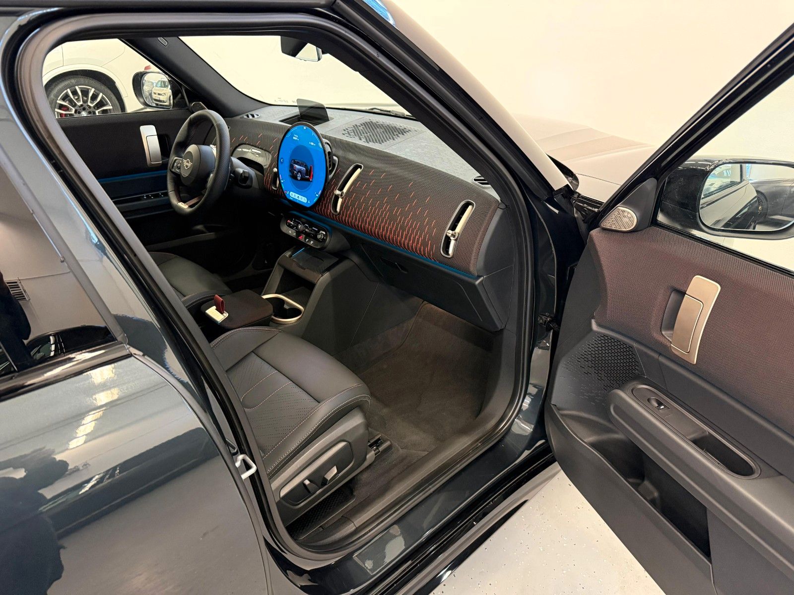 Fahrzeugabbildung MINI Countryman D JCW Trim ACC,HUD,PANO,HARMAN,AHK...