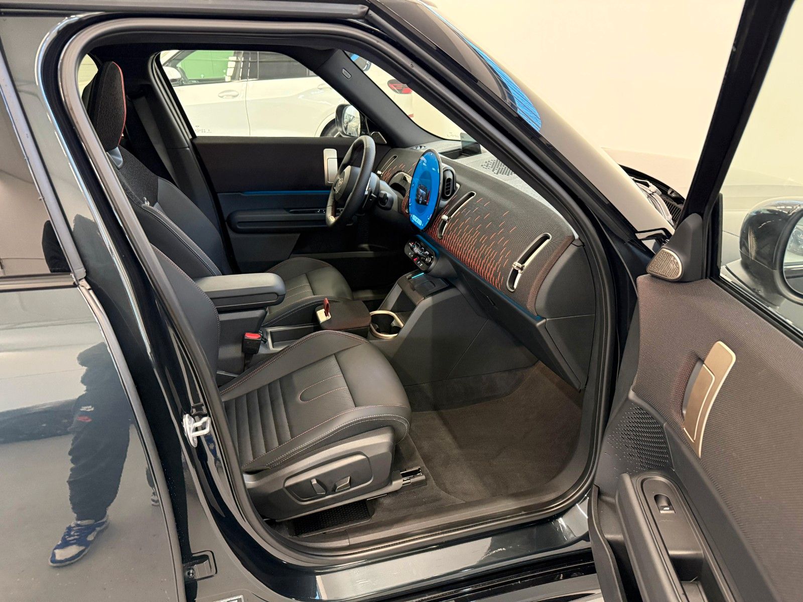 Fahrzeugabbildung MINI Countryman D JCW Trim ACC,HUD,PANO,HARMAN,AHK...