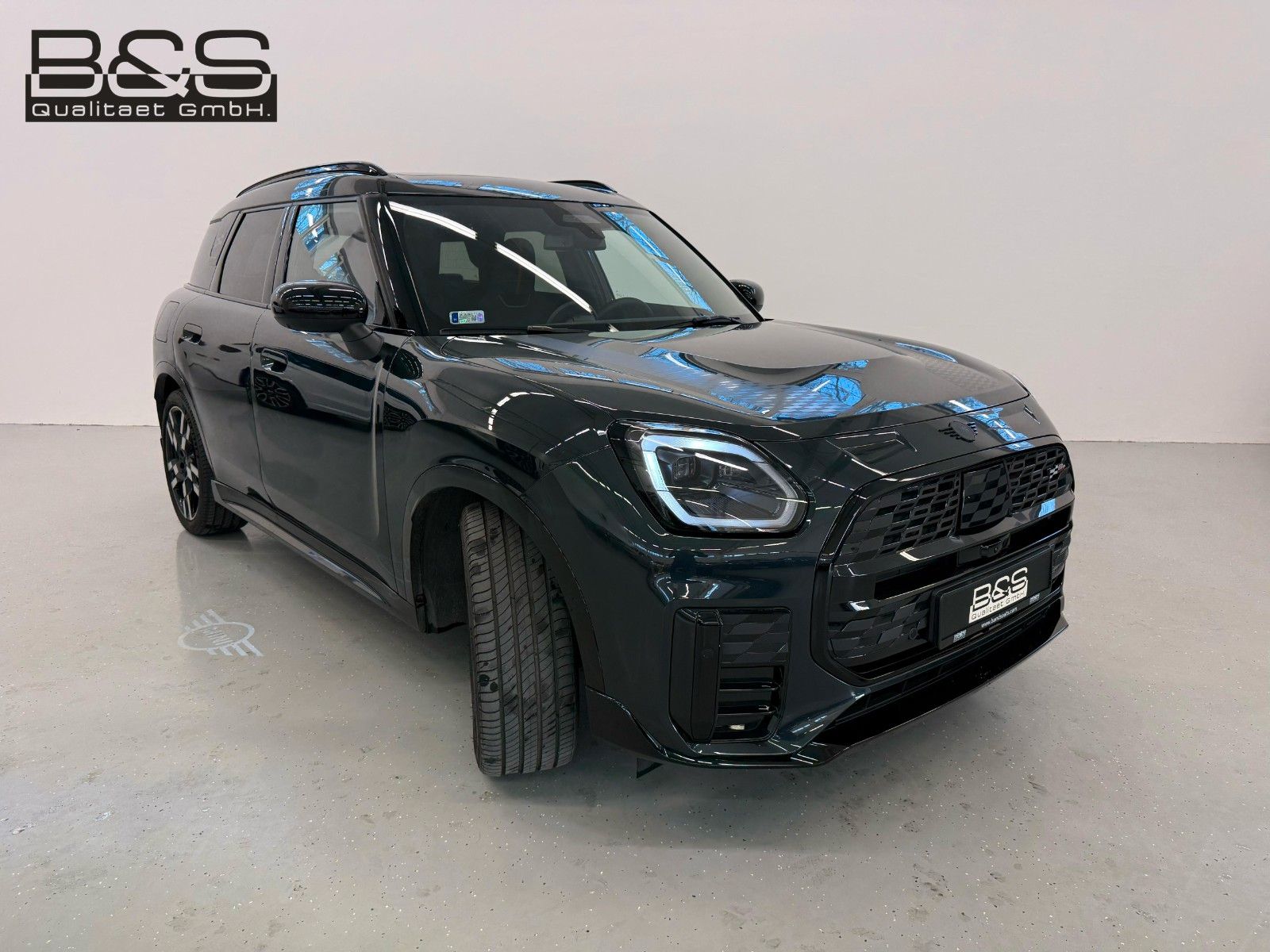 Fahrzeugabbildung MINI Countryman D JCW Trim ACC,HUD,PANO,HARMAN,AHK...