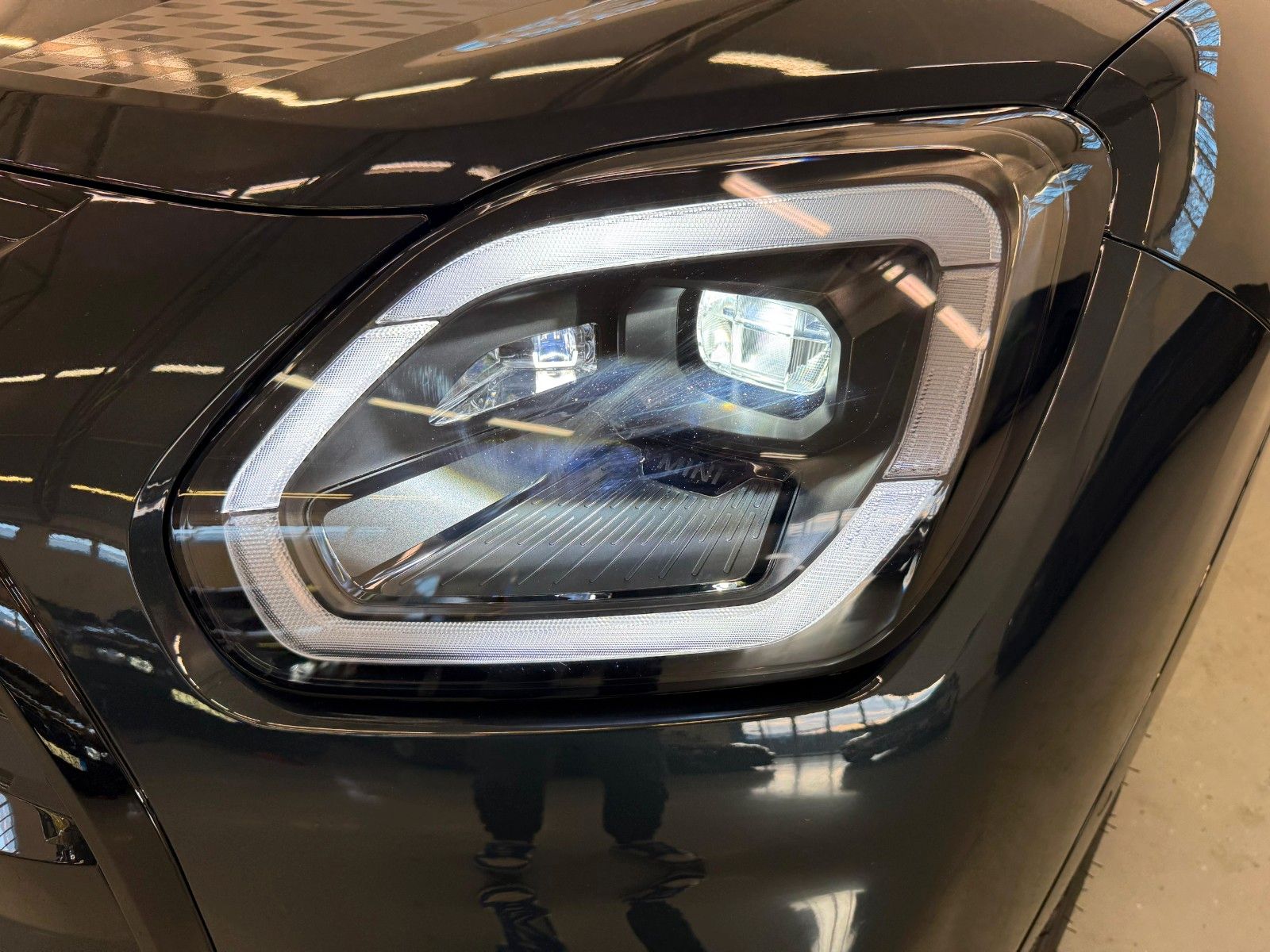 Fahrzeugabbildung MINI Countryman D JCW Trim ACC,HUD,PANO,HARMAN,AHK...