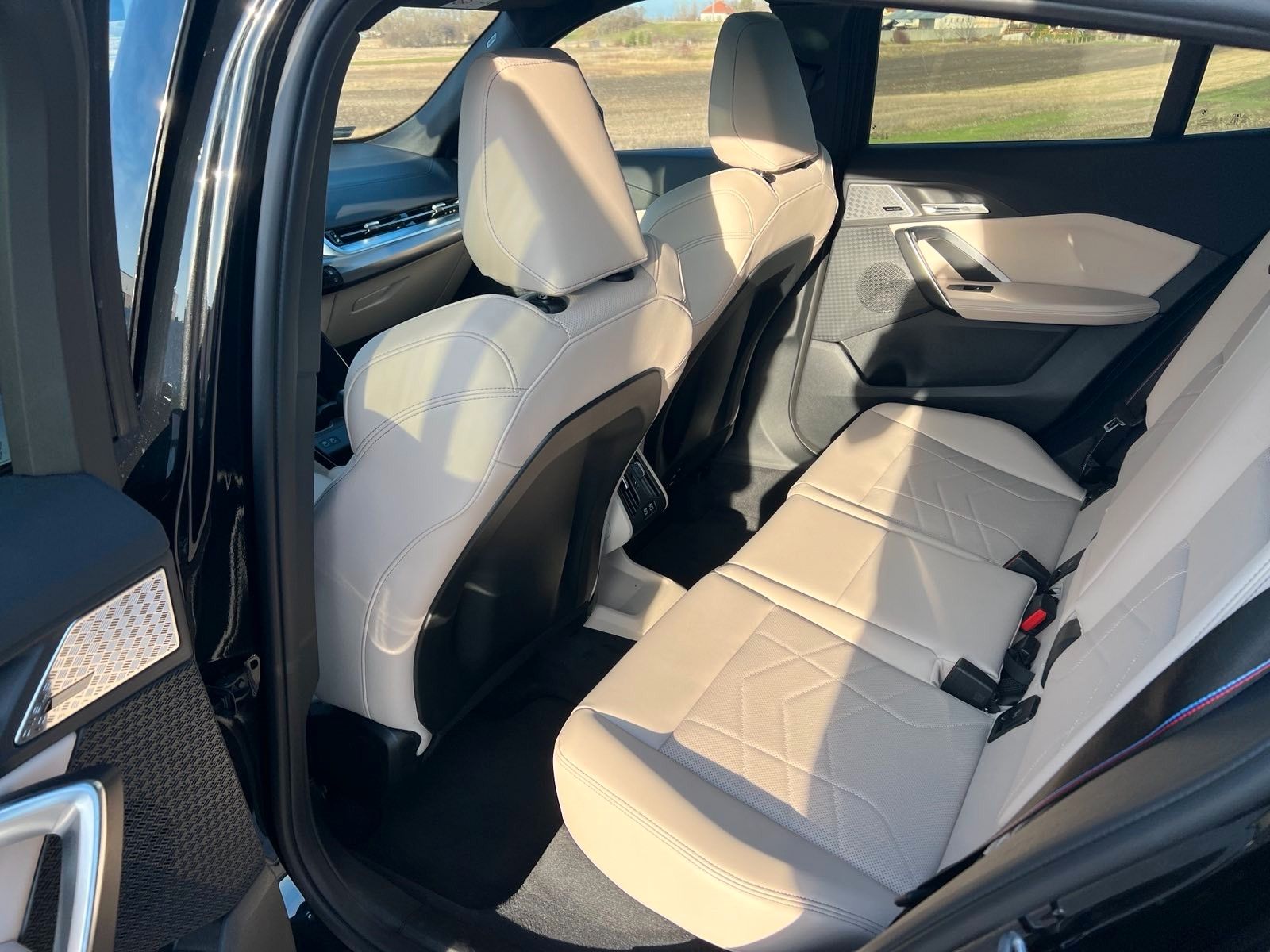 Fahrzeugabbildung BMW X2 20 i sDrive MSport ACC,HUD,PANO,HARMAN,