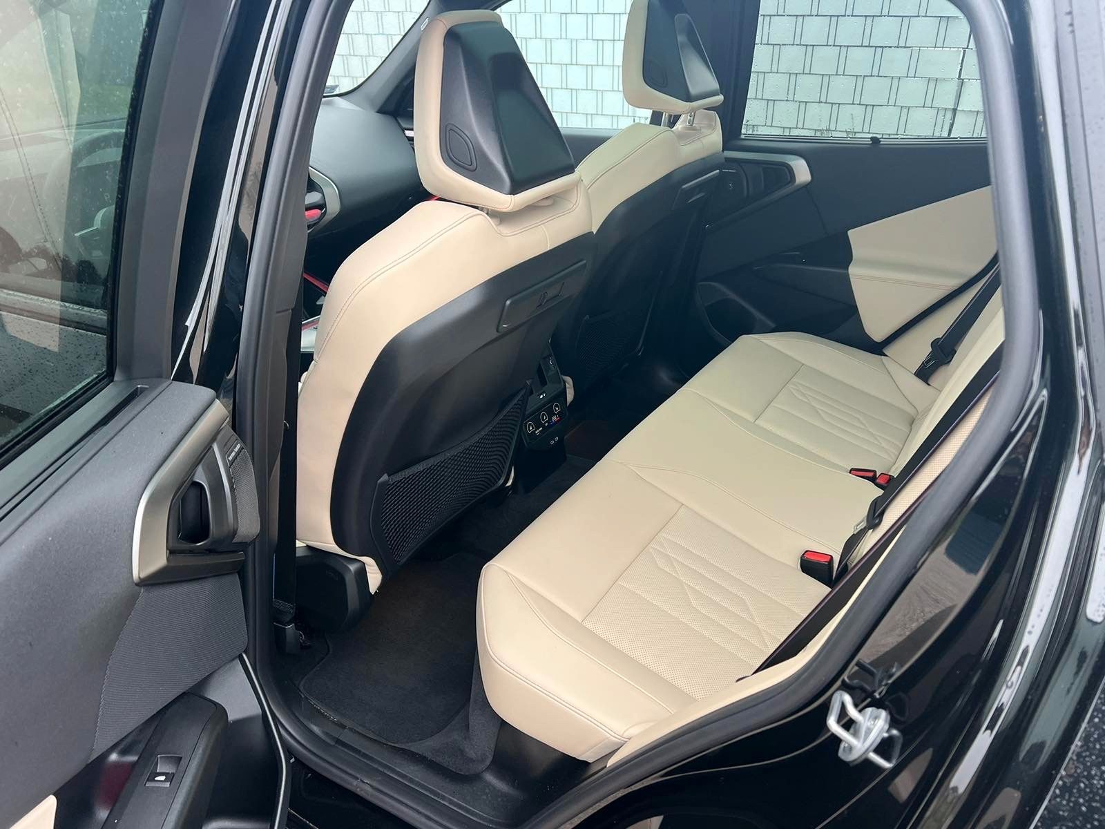 Fahrzeugabbildung BMW X3 20d xDrive MSport ACC,HUD,PANO,HARMAN,360