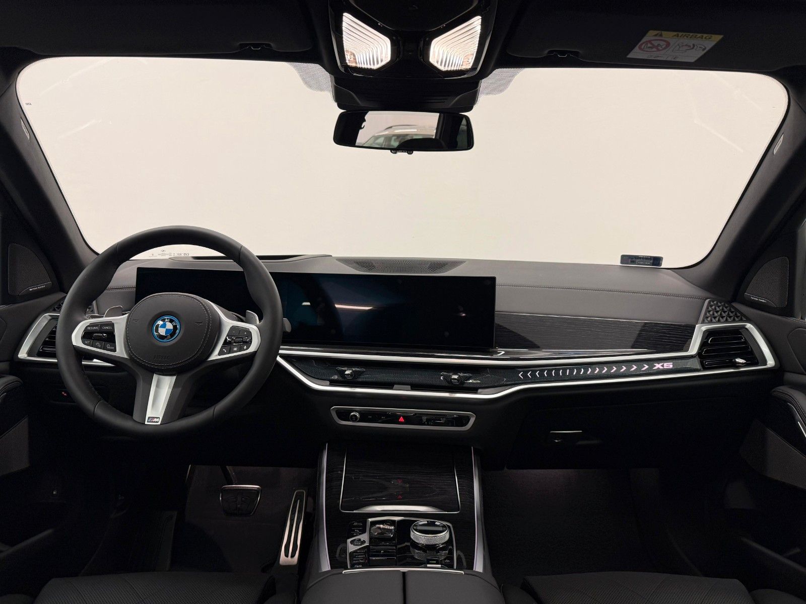 Fahrzeugabbildung BMW X5 50e xDrive MSport ACC,HUD,PANO,HARMAN,LUFT,..