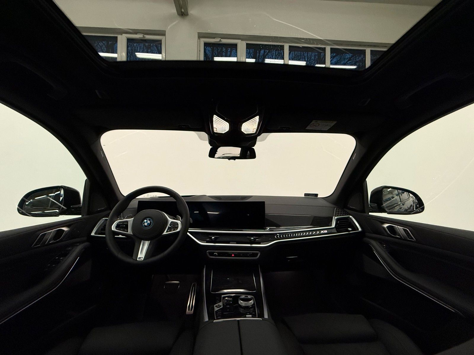 Fahrzeugabbildung BMW X5 50e xDrive MSport ACC,HUD,PANO,HARMAN,LUFT,..