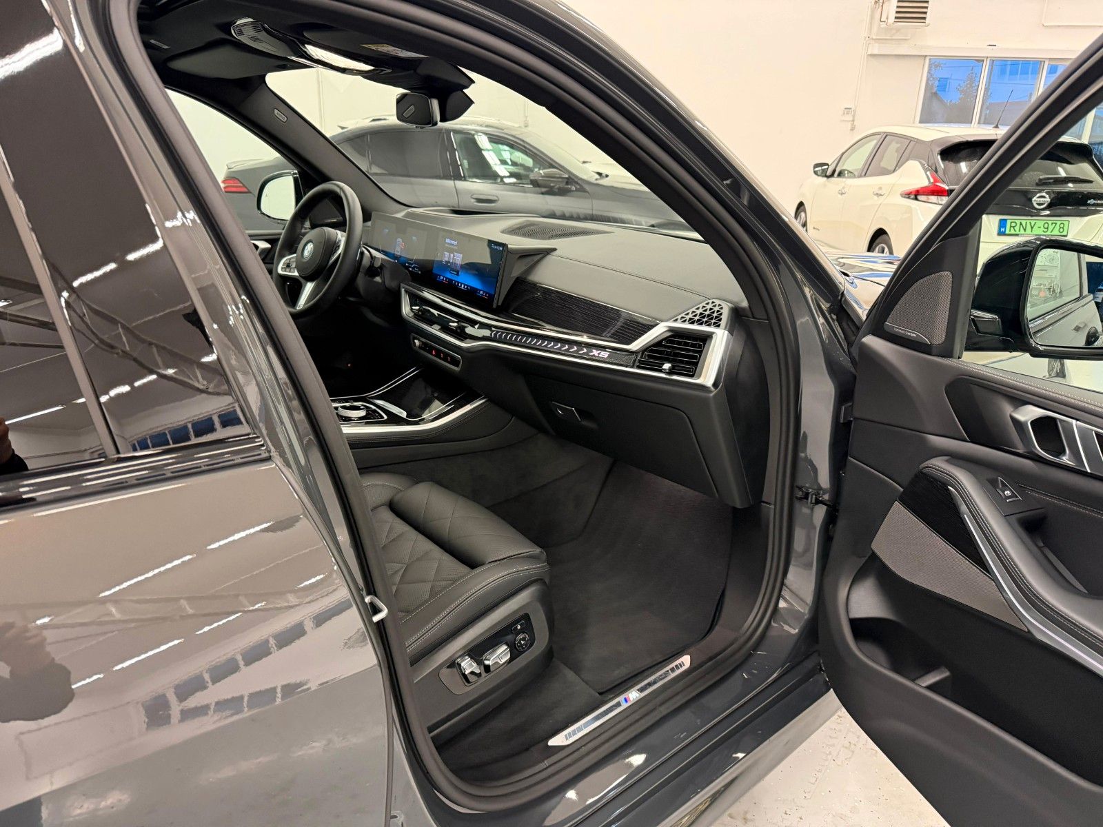 Fahrzeugabbildung BMW X5 50e xDrive MSport ACC,HUD,PANO,HARMAN,LUFT,..