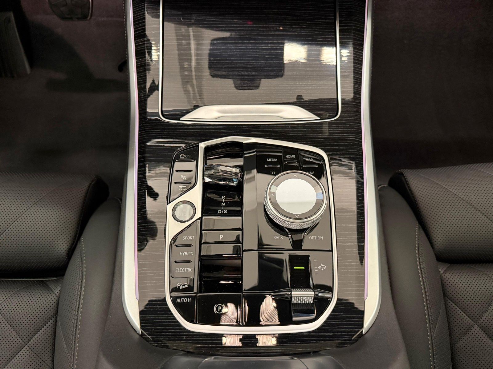 Fahrzeugabbildung BMW X5 50e xDrive MSport ACC,HUD,PANO,HARMAN,LUFT,..