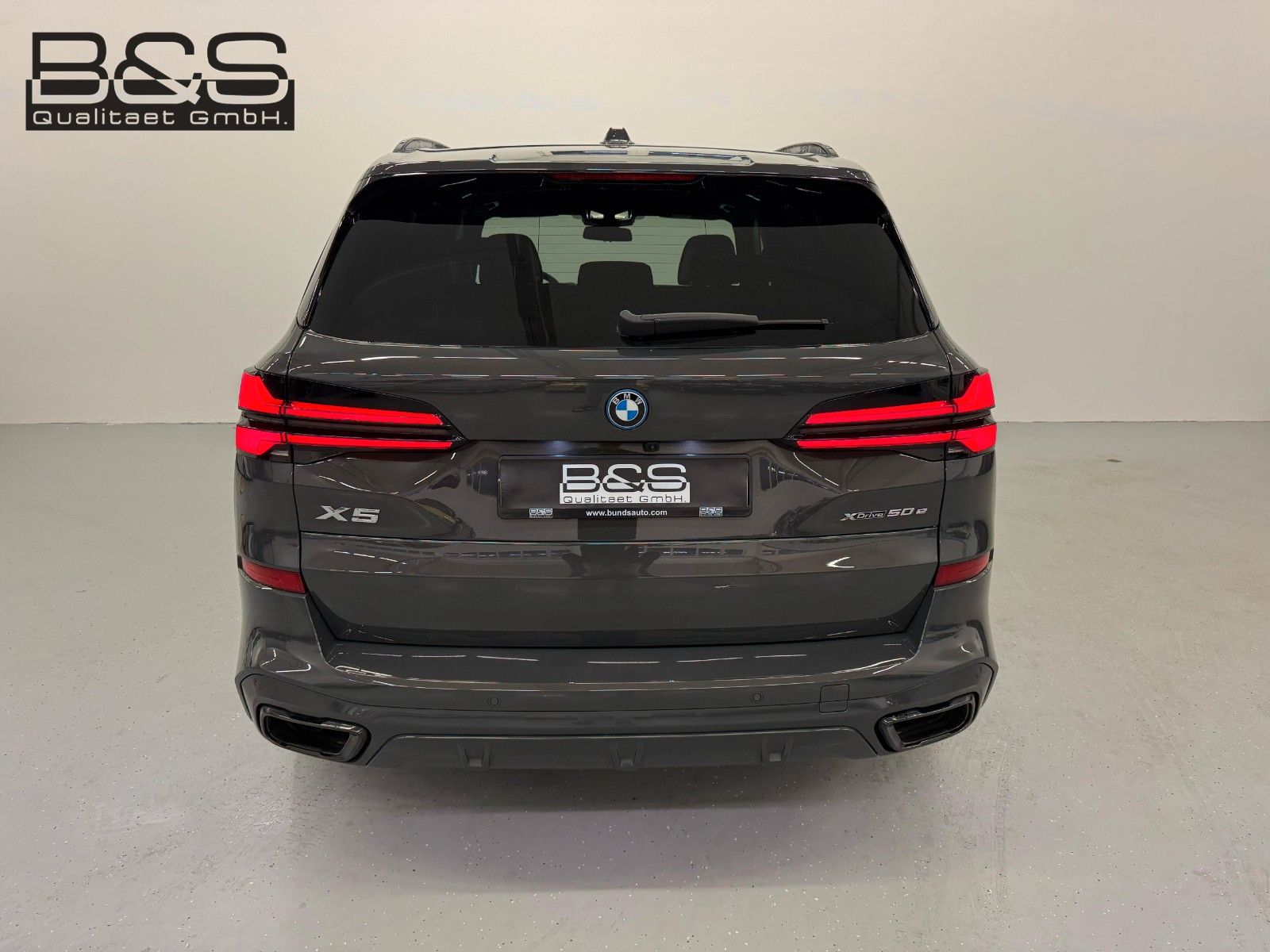 Fahrzeugabbildung BMW X5 50e xDrive MSport ACC,HUD,PANO,HARMAN,LUFT,..