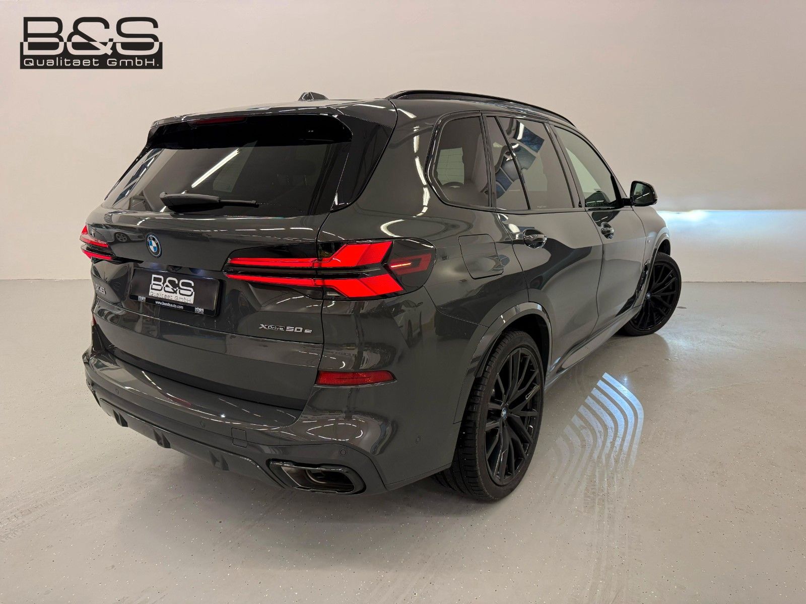 Fahrzeugabbildung BMW X5 50e xDrive MSport ACC,HUD,PANO,HARMAN,LUFT,..