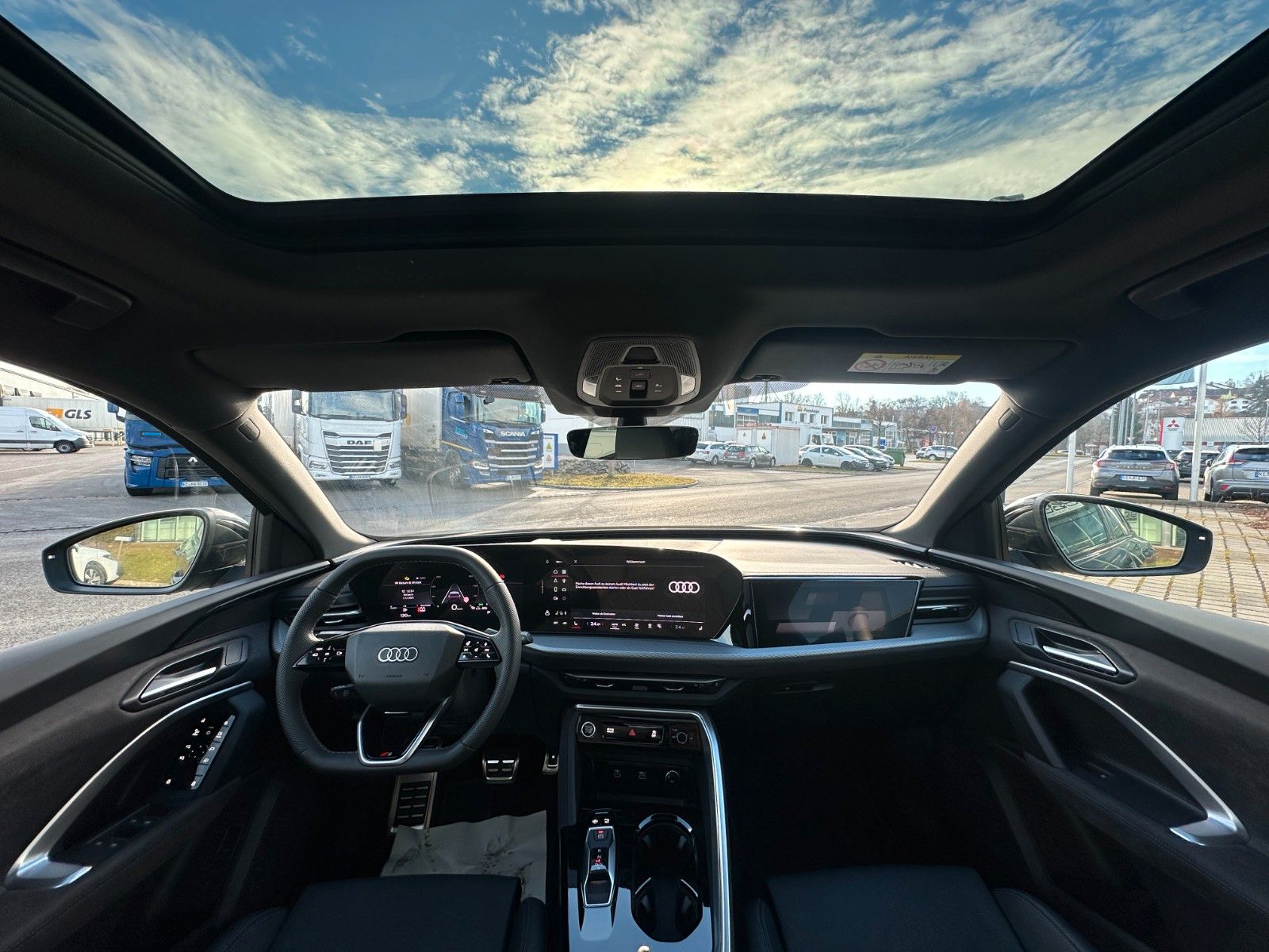 Fahrzeugabbildung Audi Q5 Sportback2.0 TDI quattro S-LINE ACC,PANO,MATR