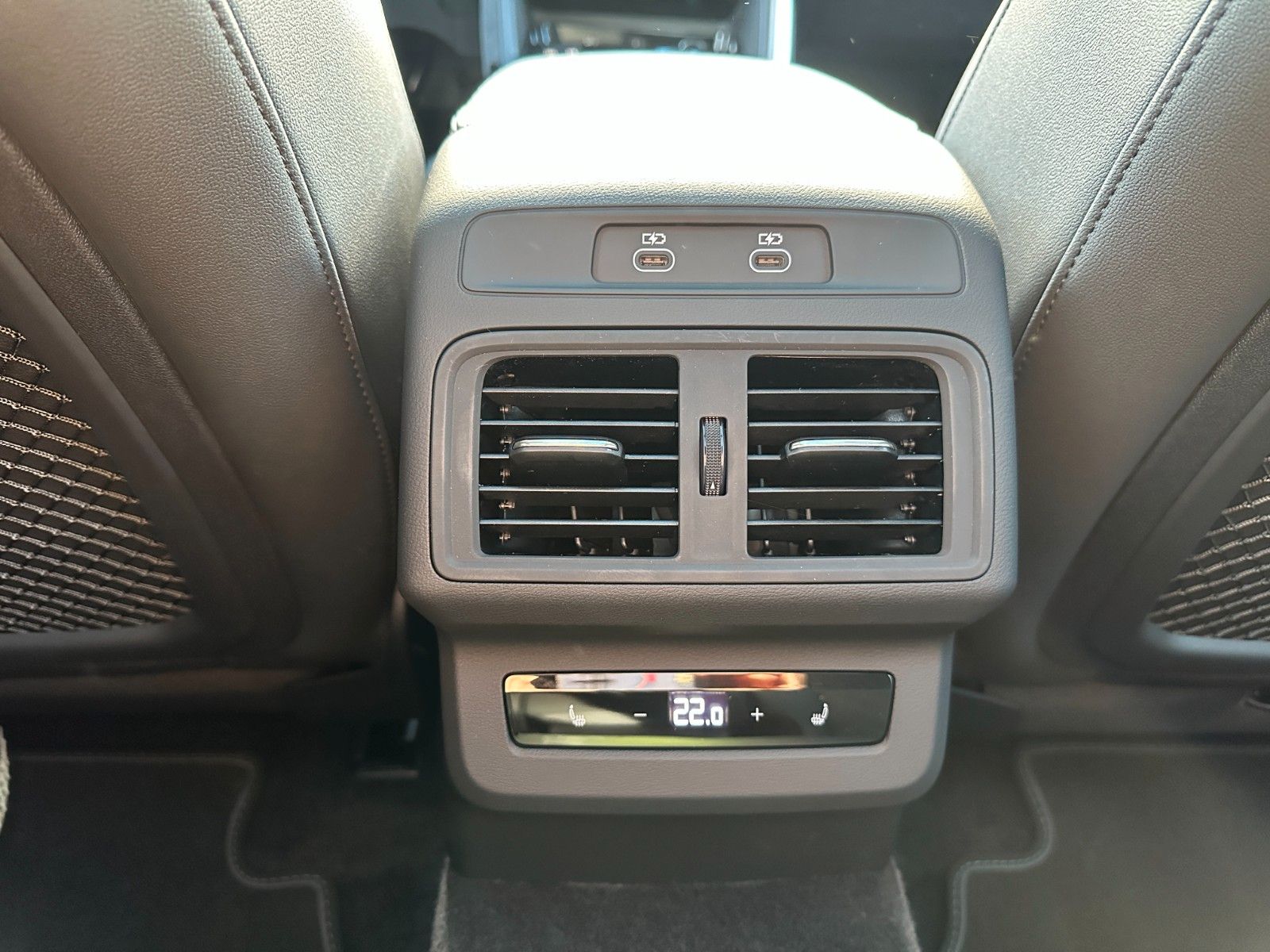 Fahrzeugabbildung Audi Q5 Sportback2.0 TDI quattro S-LINE ACC,PANO,MATR