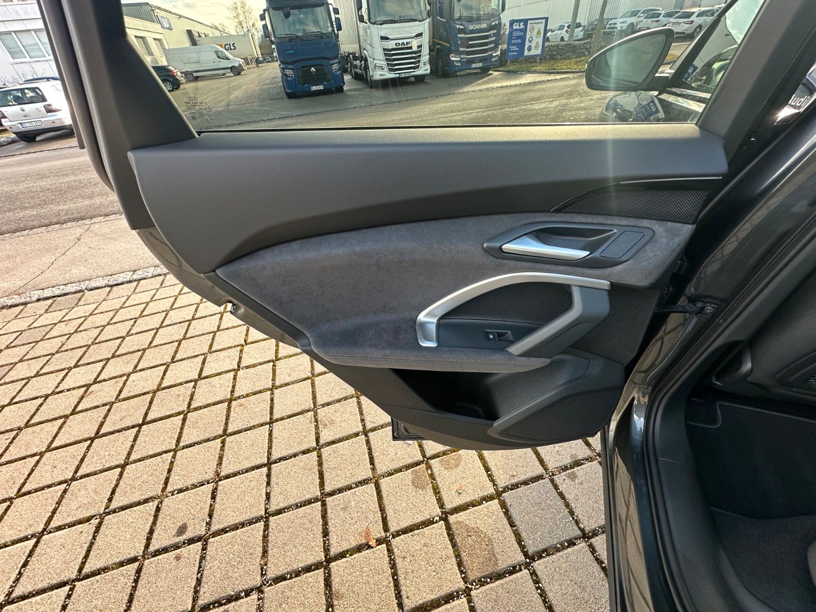 Fahrzeugabbildung Audi Q5 Sportback2.0 TDI quattro S-LINE ACC,PANO,MATR