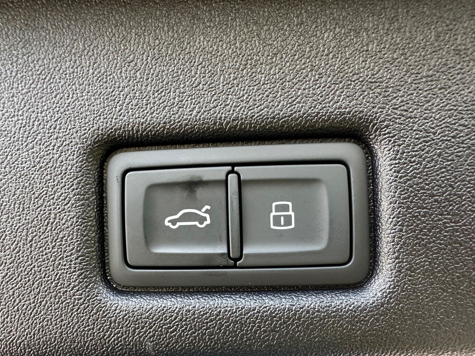 Fahrzeugabbildung Audi Q5 Sportback2.0 TDI quattro S-LINE ACC,PANO,MATR