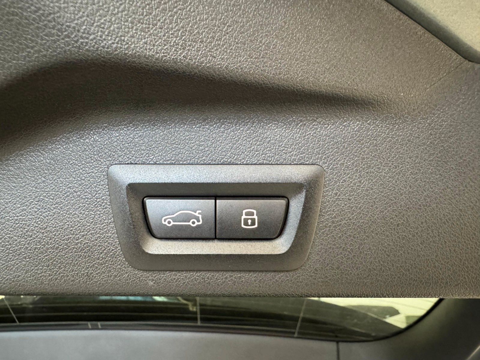 Fahrzeugabbildung BMW X5 30d xDrive MSport ACC,HUD,PANO,HARMAN,LUFT...