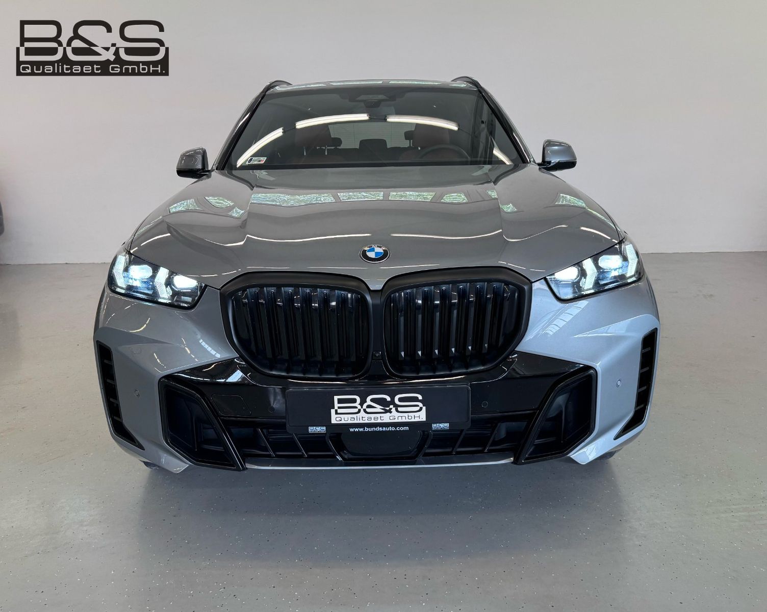 Fahrzeugabbildung BMW X5 30d xDrive MSport ACC,HUD,PANO,HARMAN,LUFT...