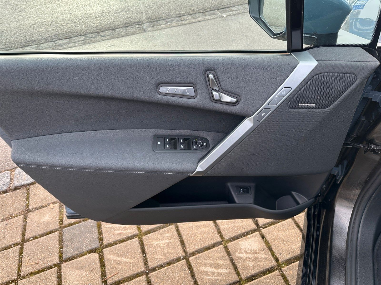 Fahrzeugabbildung BMW iX45 xDrive MSport ACC,HUD,PANO,LED,360,