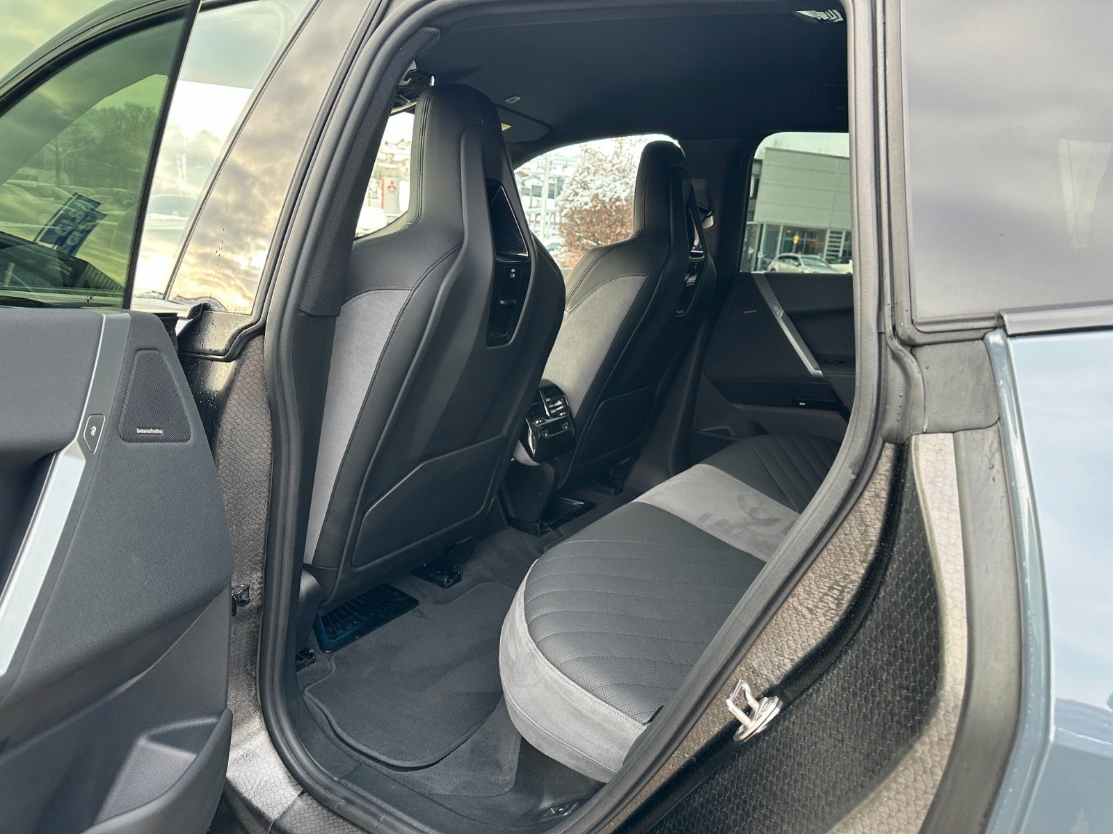 Fahrzeugabbildung BMW iX45 xDrive MSport ACC,HUD,PANO,LED,360,