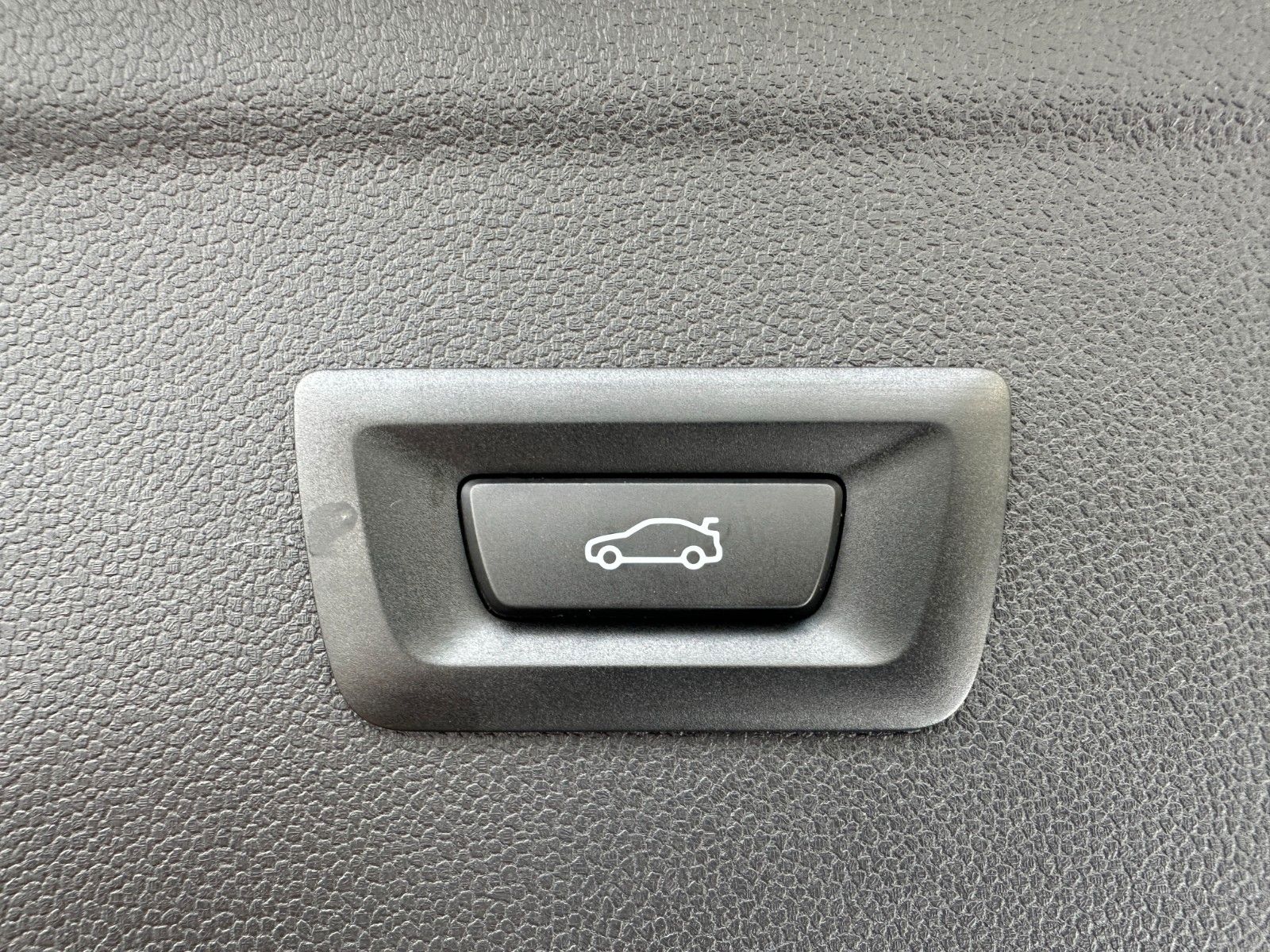 Fahrzeugabbildung BMW iX45 xDrive MSport ACC,HUD,PANO,LED,360,