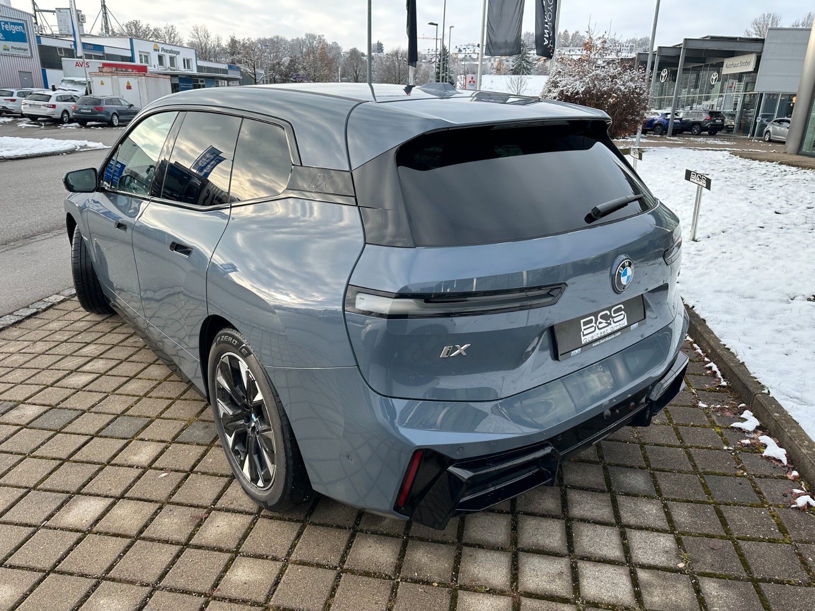 Fahrzeugabbildung BMW iX45 xDrive MSport ACC,HUD,PANO,LED,360,