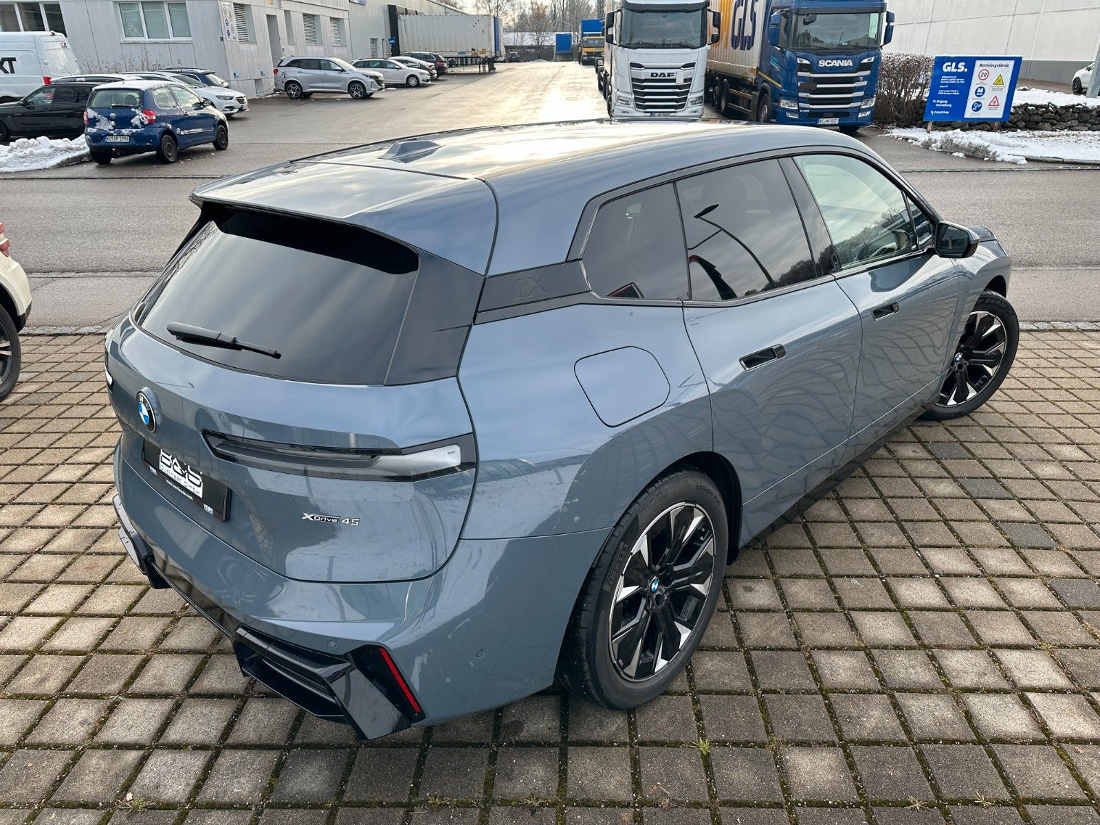 Fahrzeugabbildung BMW iX45 xDrive MSport ACC,HUD,PANO,LED,360,