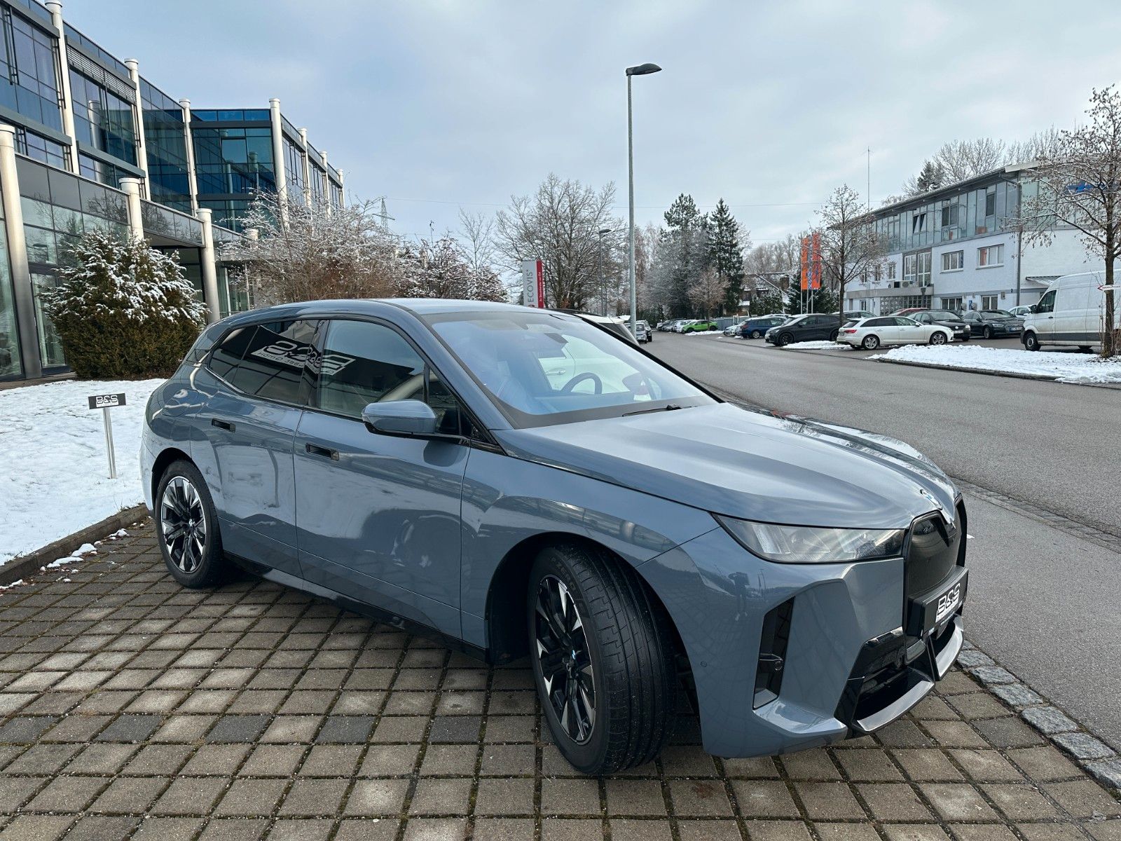 Fahrzeugabbildung BMW iX45 xDrive MSport ACC,HUD,PANO,LED,360,