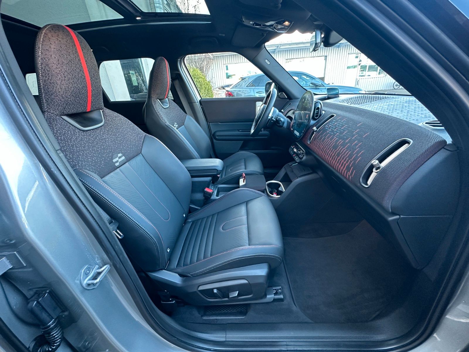 Fahrzeugabbildung MINI Countryman D JCWorks Trim ACC,HUD,PANO,HARMAN...