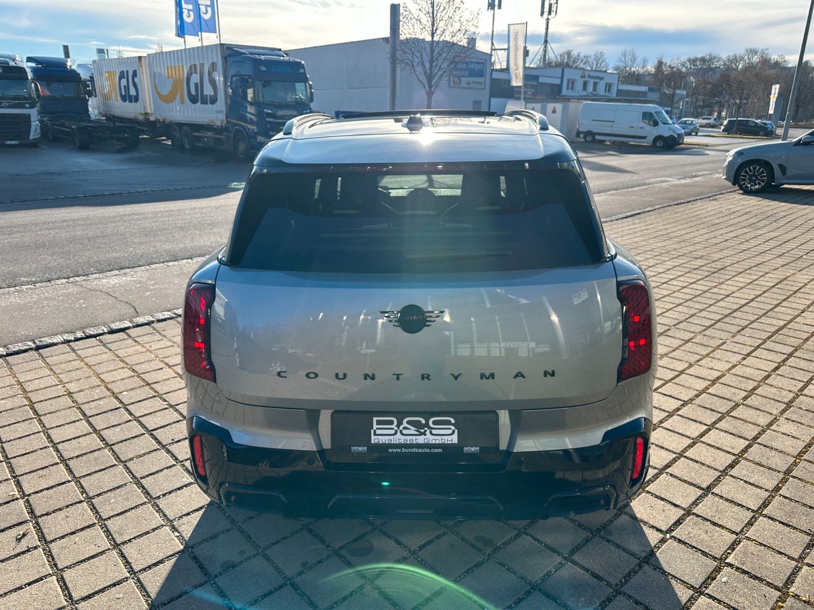 Fahrzeugabbildung MINI Countryman D JCWorks Trim ACC,HUD,PANO,HARMAN...