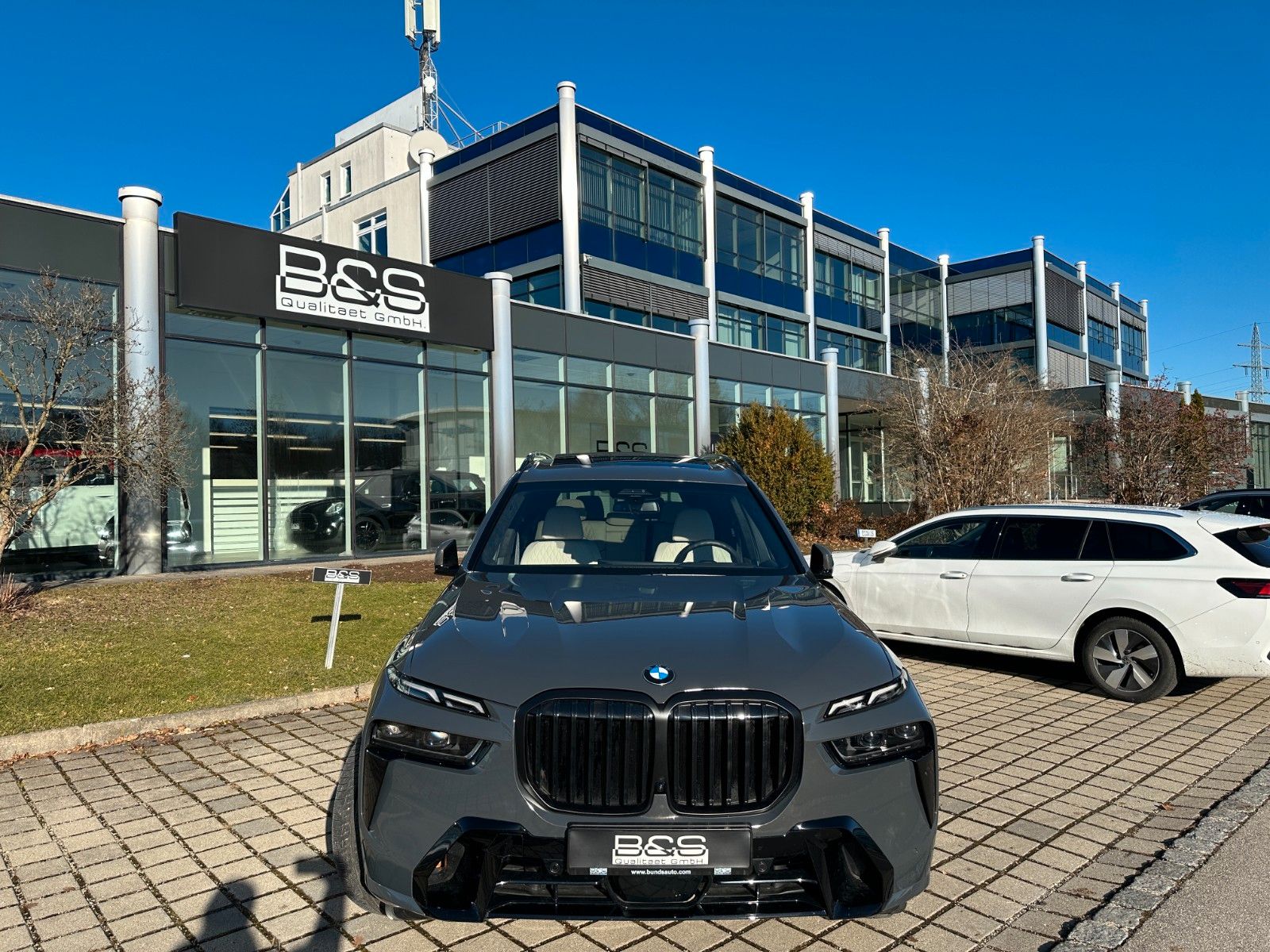 Fahrzeugabbildung BMW X7 xDrive 40d MSport ACC,HUD,PANO,HARMAN,LUFT...