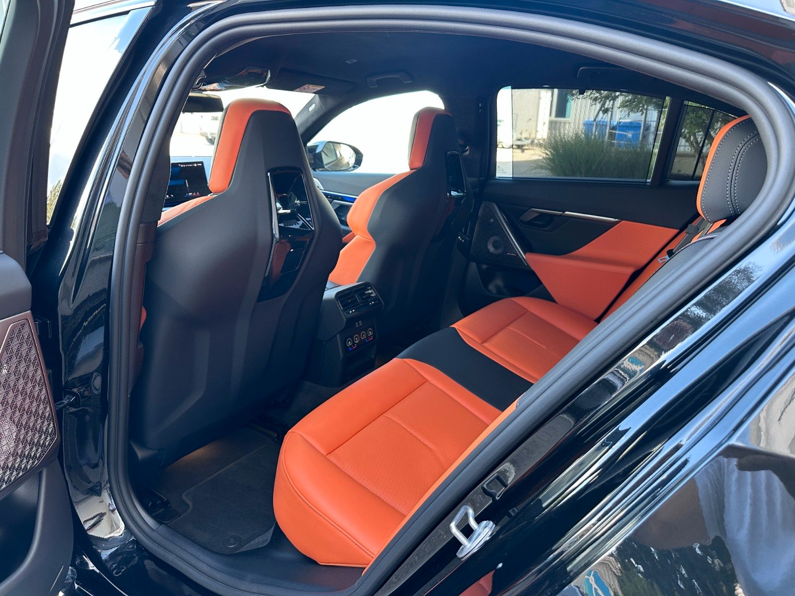 Fahrzeugabbildung BMW M5 Limousine |ULTIMATE pack |M Driver´s Package|