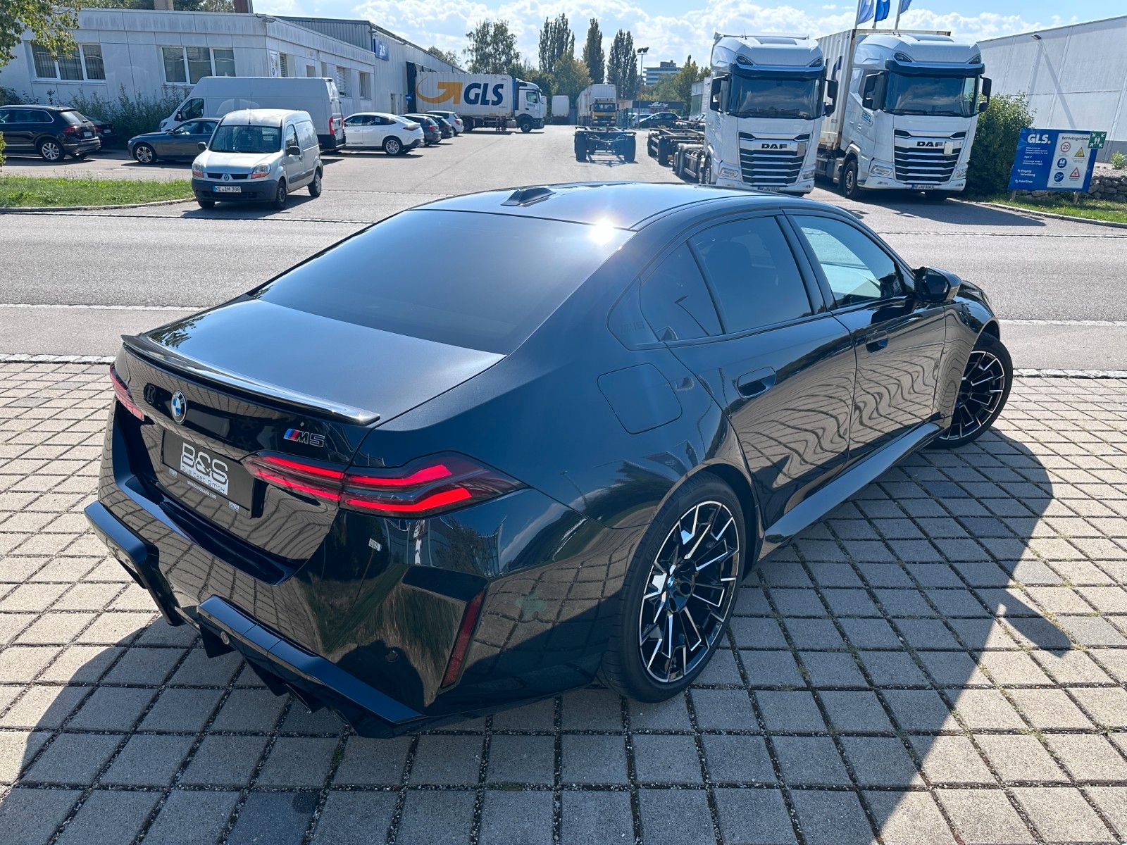 Fahrzeugabbildung BMW M5 Limousine |ULTIMATE pack |M Driver´s Package|