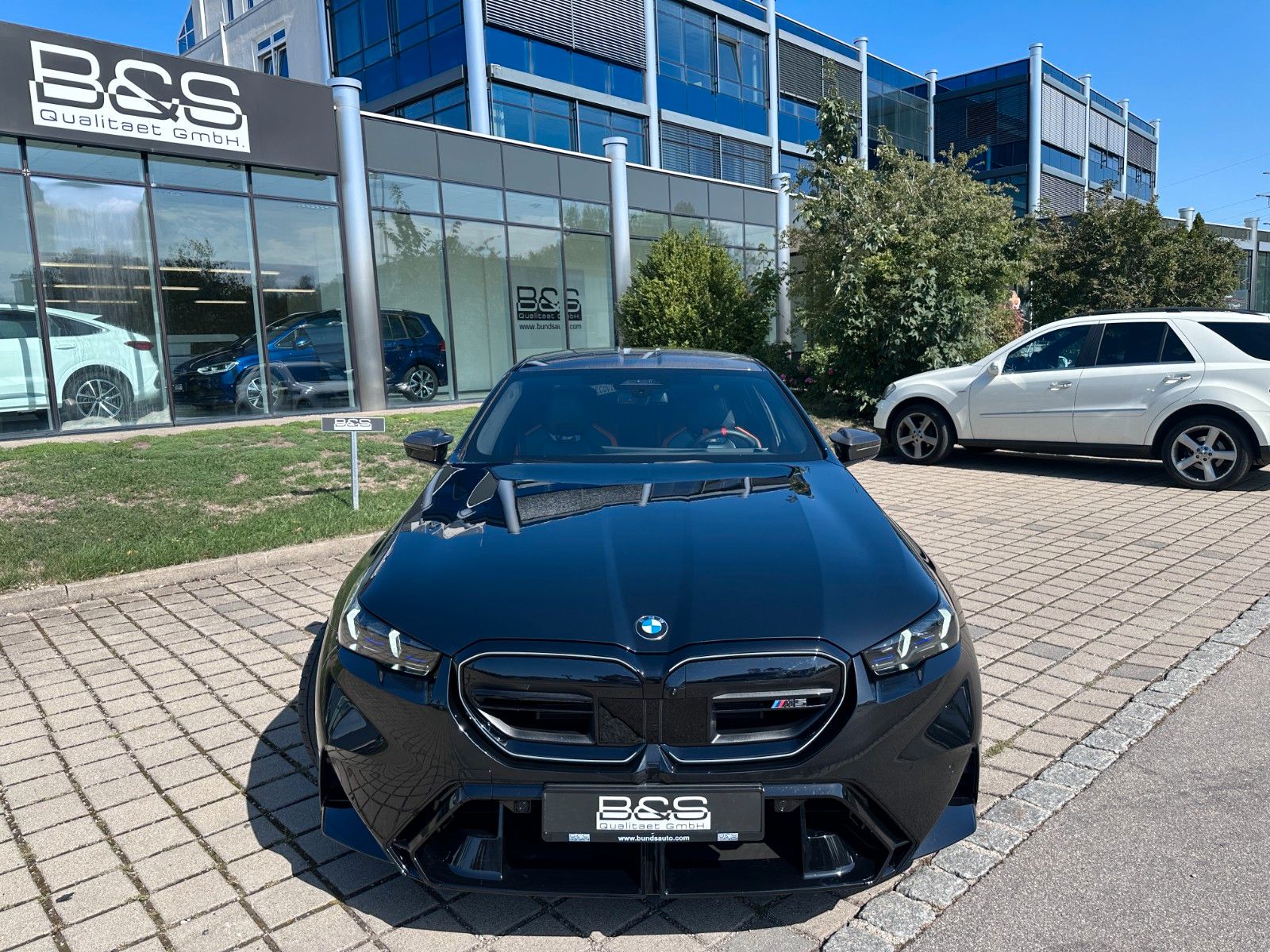 Fahrzeugabbildung BMW M5 Limousine |ULTIMATE pack |M Driver´s Package|
