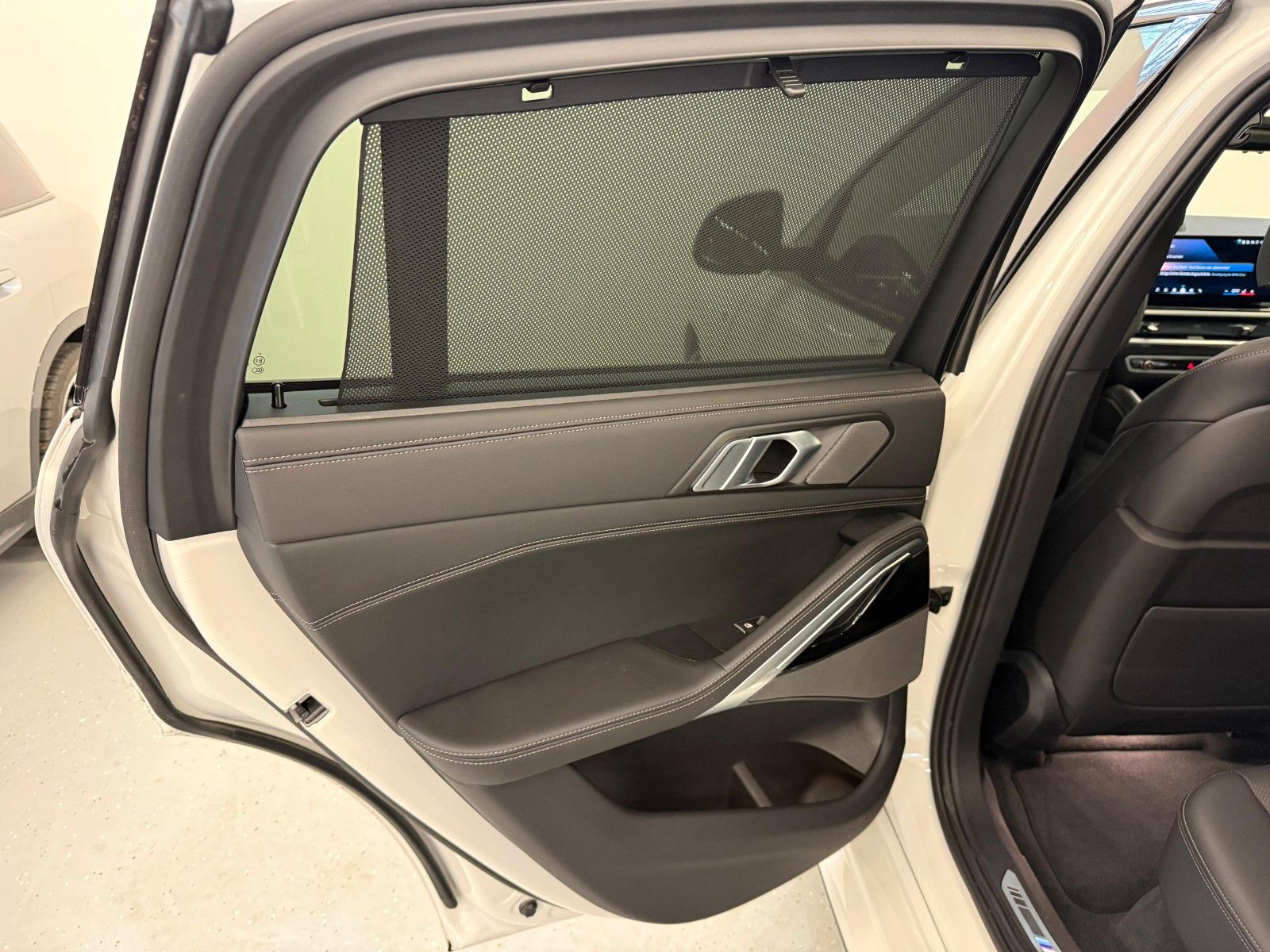 Fahrzeugabbildung BMW X6 30d xDrive MSport ACC,HUD,PANO,HARMAN,AHK