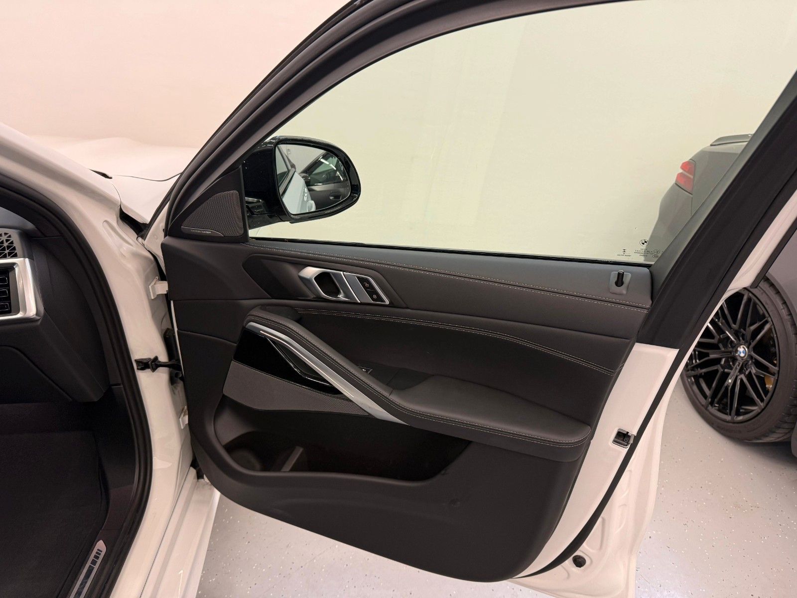 Fahrzeugabbildung BMW X6 30d xDrive MSport ACC,HUD,PANO,HARMAN,AHK