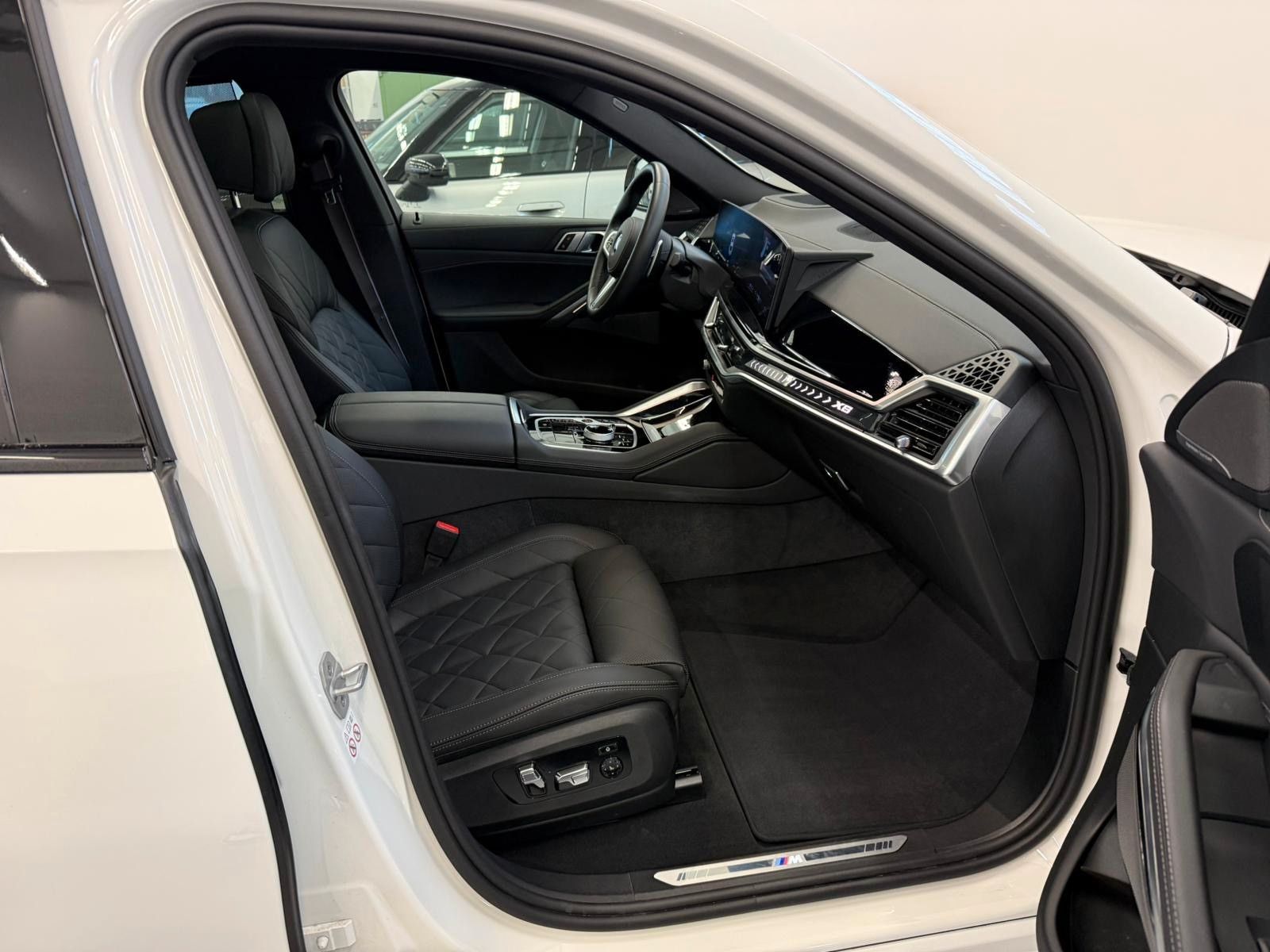 Fahrzeugabbildung BMW X6 30d xDrive MSport ACC,HUD,PANO,HARMAN,AHK