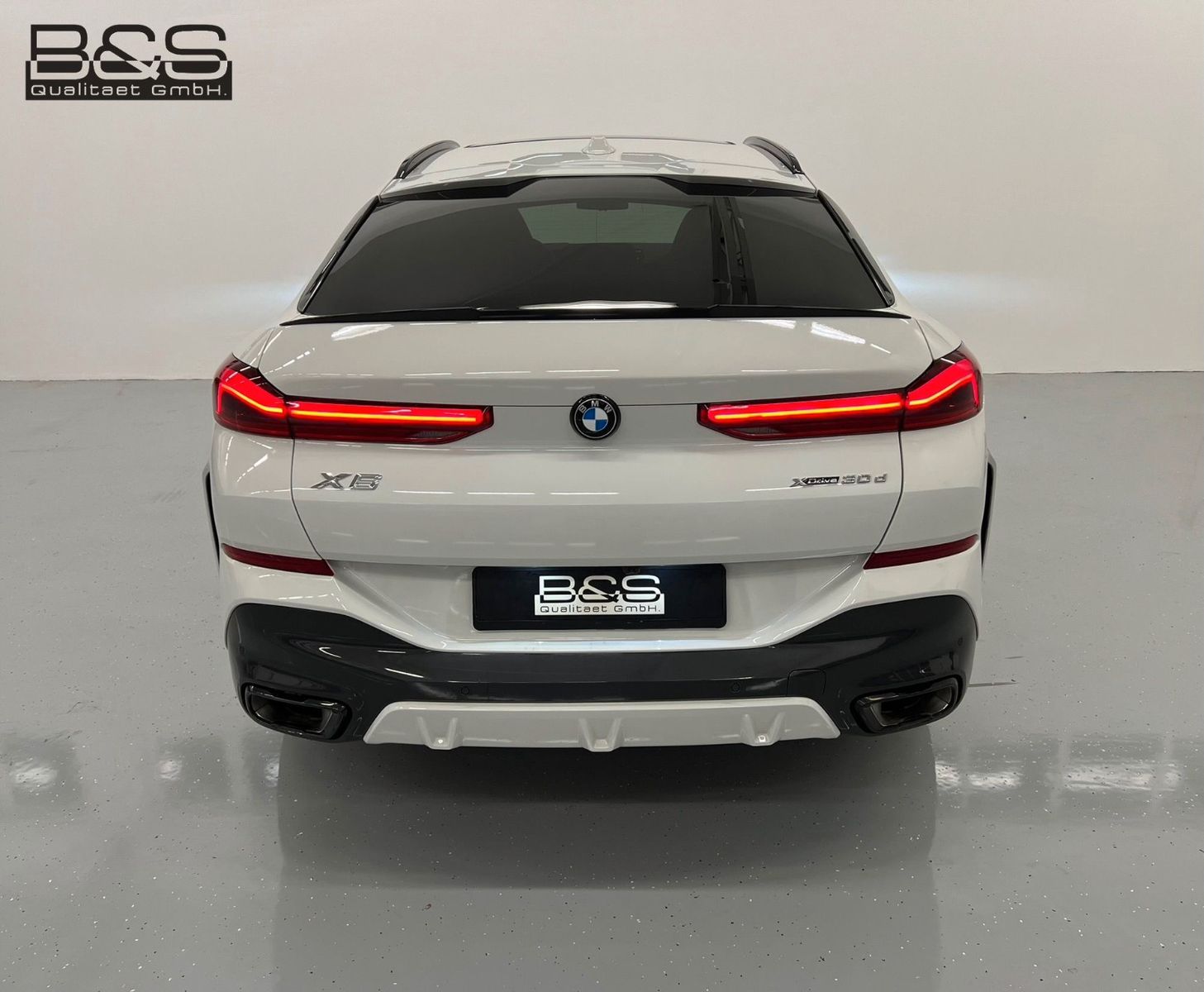 Fahrzeugabbildung BMW X6 30d xDrive MSport ACC,HUD,PANO,HARMAN,AHK