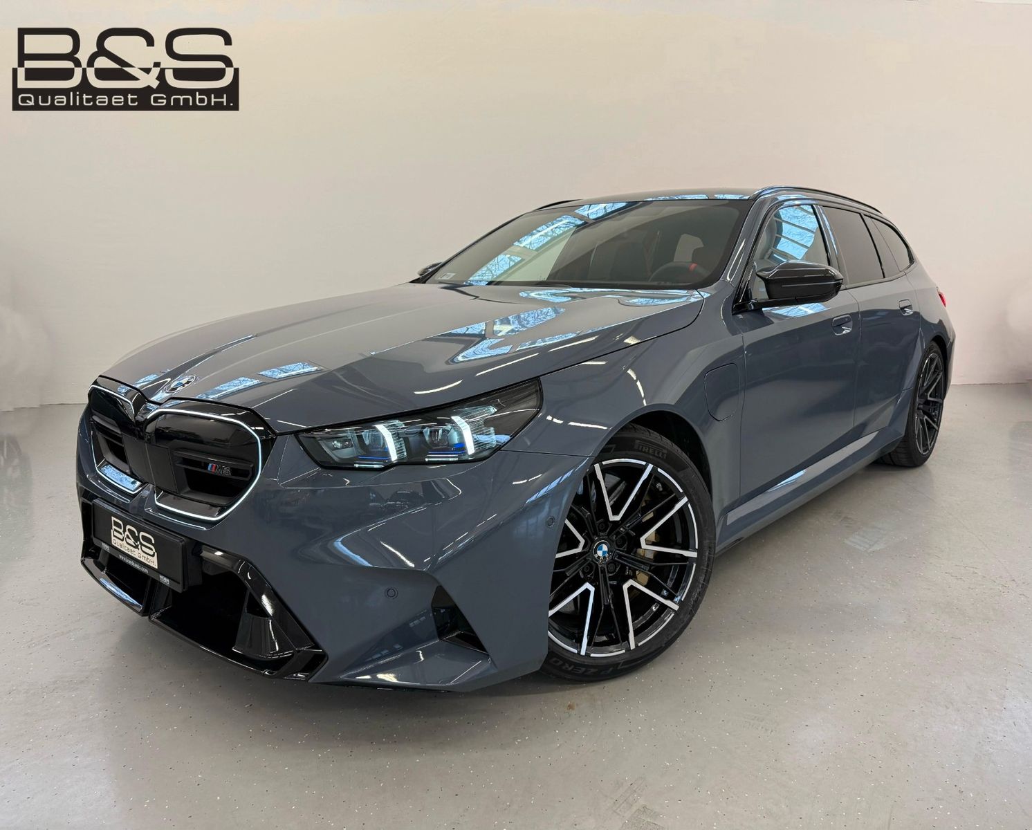 BMW M5 Touring ACC,HUD,PANO,B&W,KERAMIK,AHK,Usw