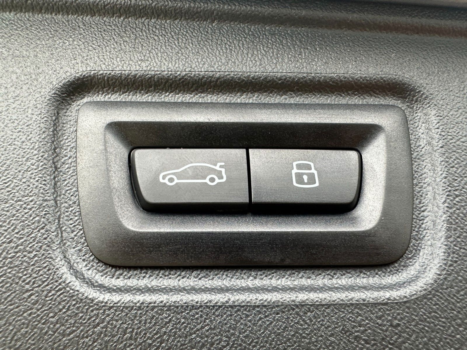 Fahrzeugabbildung BMW M5 Touring ACC,HUD,PANO,B&W,KERAMIK,AHK,Usw