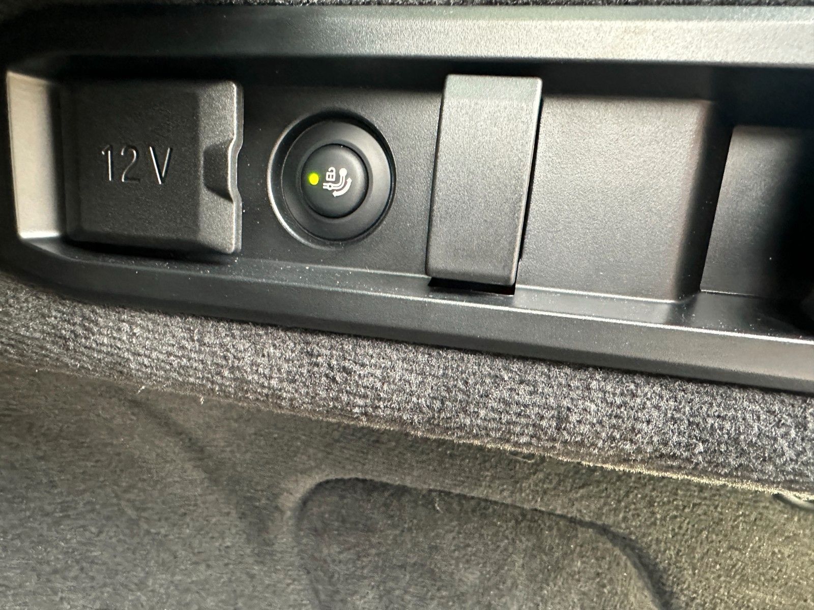 Fahrzeugabbildung BMW M5 Touring ACC,HUD,PANO,B&W,KERAMIK,AHK,Usw