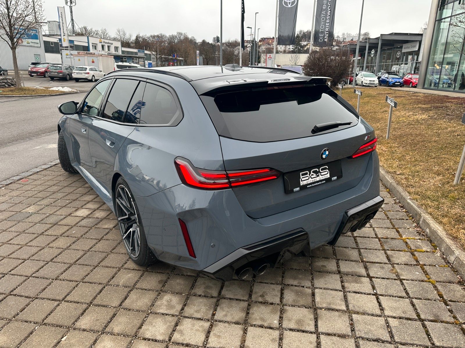 Fahrzeugabbildung BMW M5 Touring ACC,HUD,PANO,B&W,KERAMIK,AHK,Usw