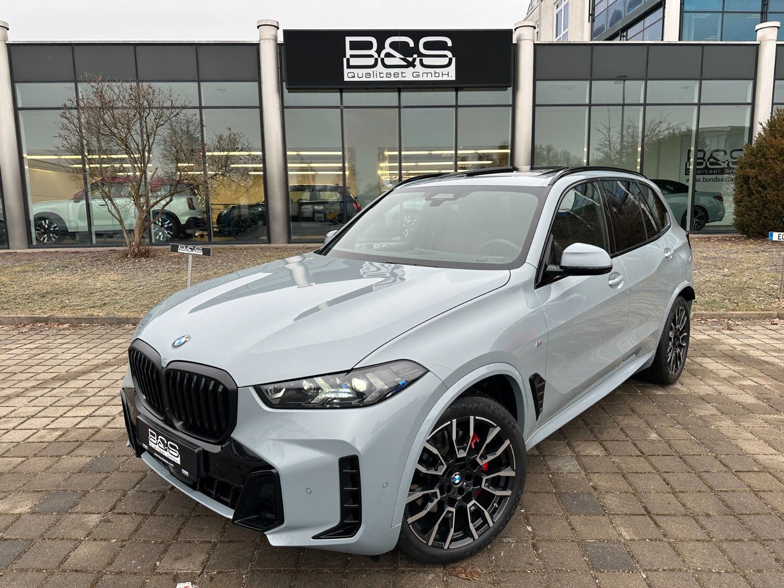Fahrzeugabbildung BMW X5 30d xDrive ACC,HUD,PANO,HARMAN,LUFT,AHK,360,.