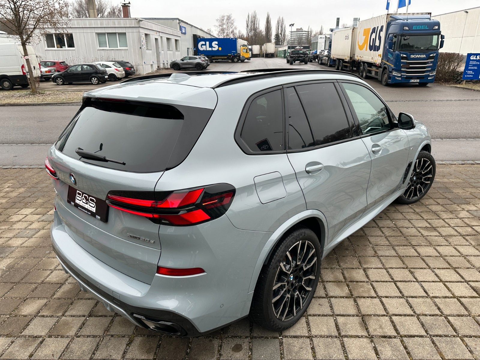 Fahrzeugabbildung BMW X5 30d xDrive ACC,HUD,PANO,HARMAN,LUFT,AHK,360,.