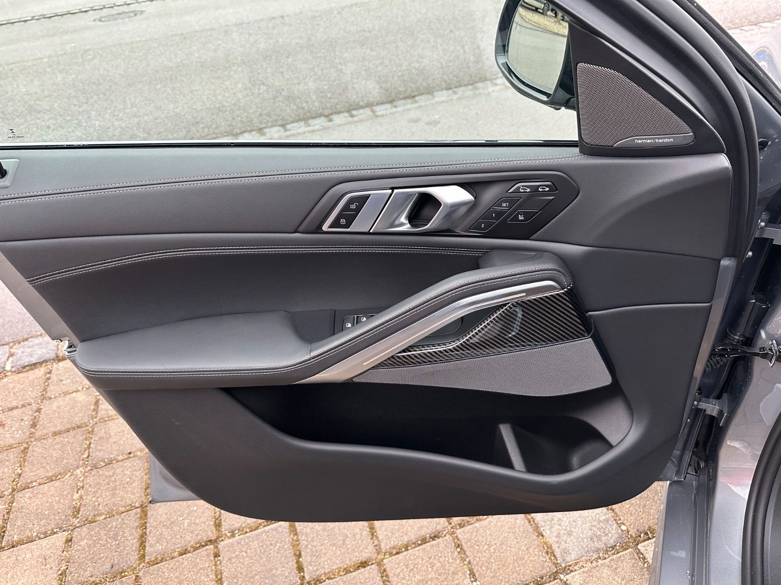 Fahrzeugabbildung BMW X6 30d xDrive MSport ACC,HUD,HARMAN,LUFT,SOFTCL,