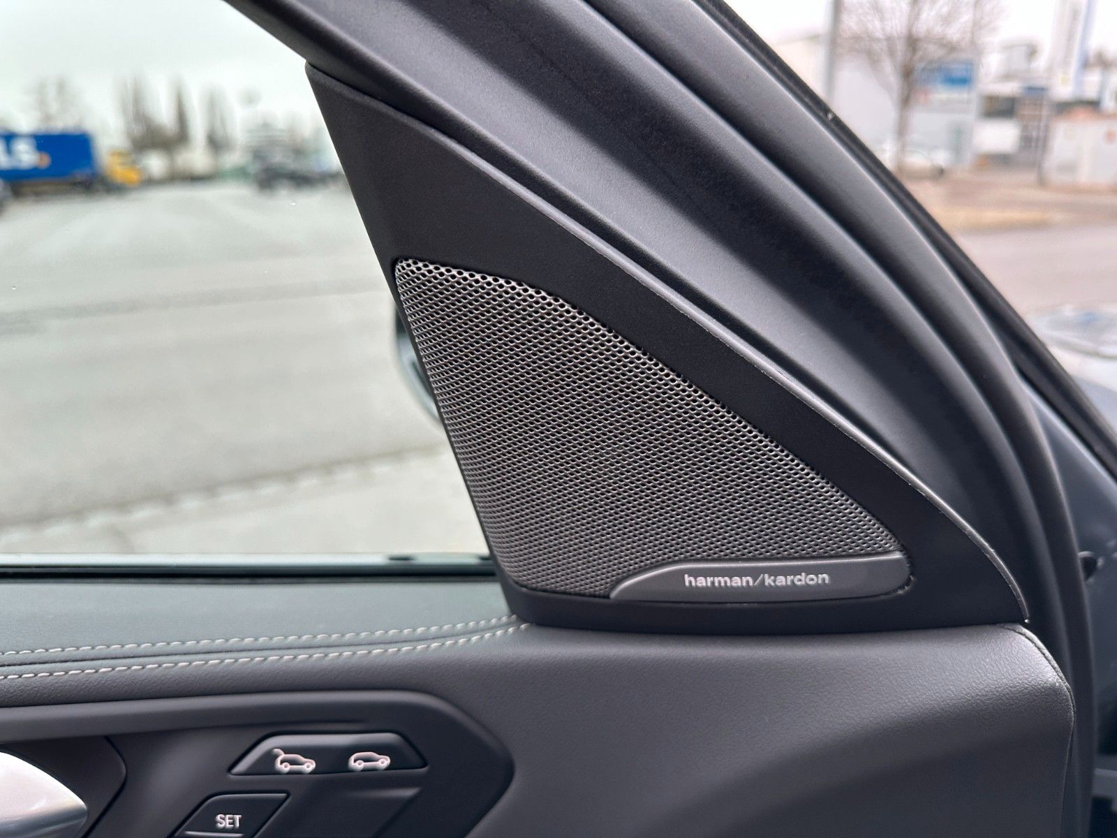 Fahrzeugabbildung BMW X6 30d xDrive MSport ACC,HUD,HARMAN,LUFT,SOFTCL,