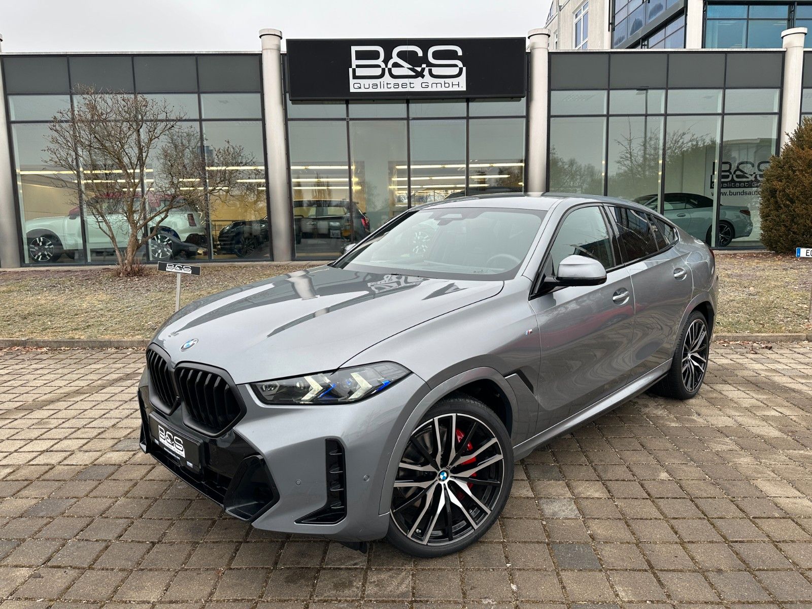 Fahrzeugabbildung BMW X6 30d xDrive MSport ACC,HUD,HARMAN,LUFT,SOFTCL,