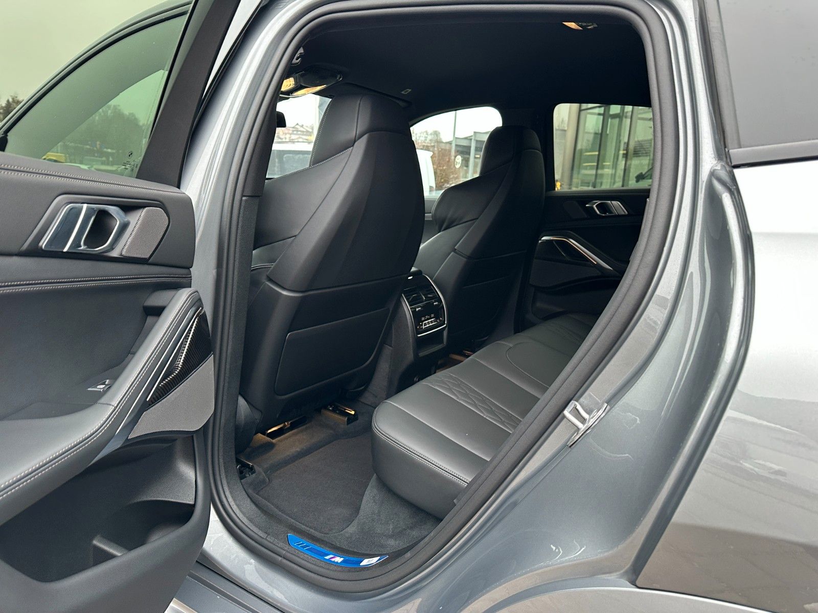 Fahrzeugabbildung BMW X6 30d xDrive MSport ACC,HUD,HARMAN,LUFT,SOFTCL,